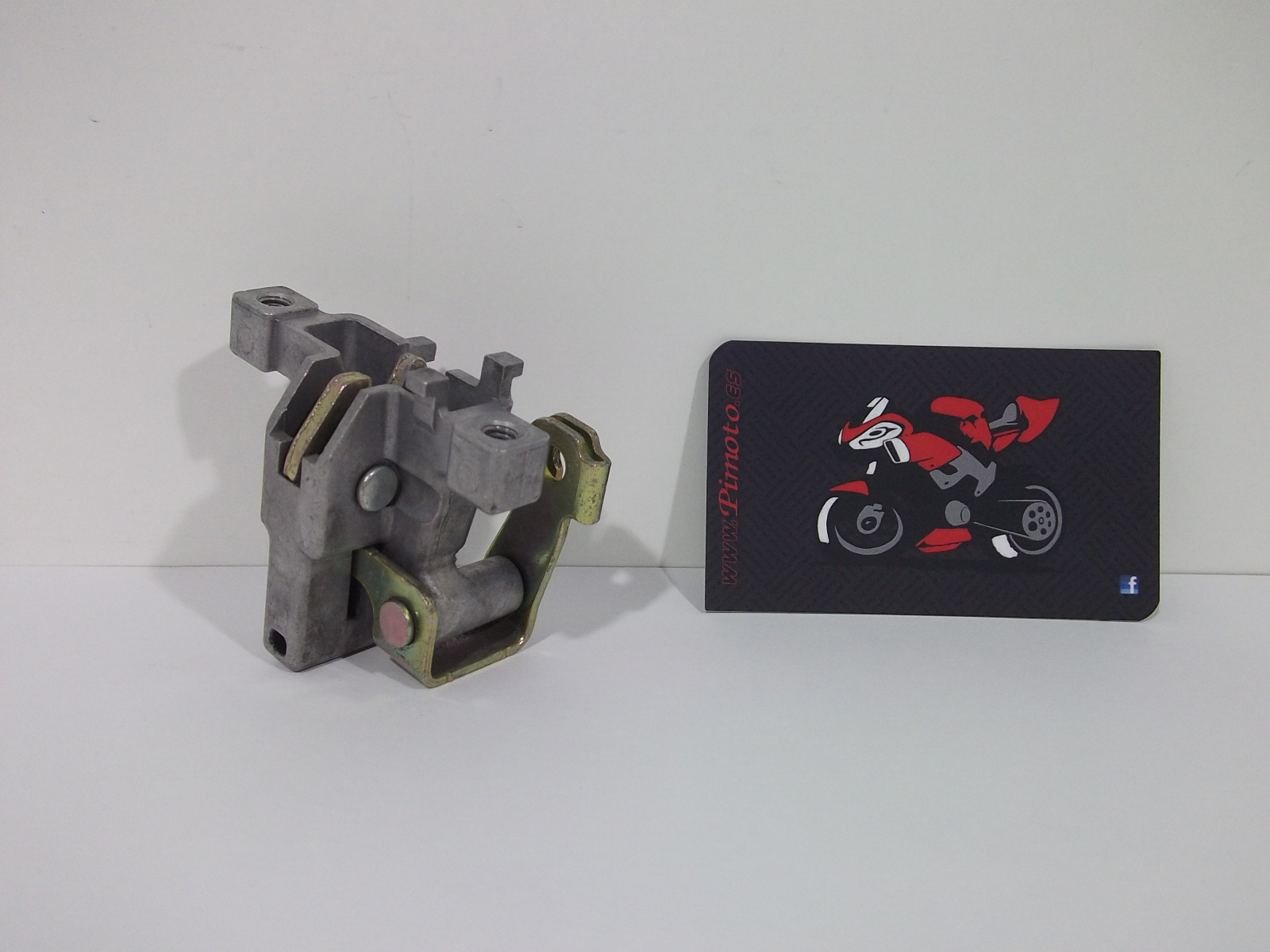 CERRADURA ASIENTO YAMAHA TMAX 2001/03