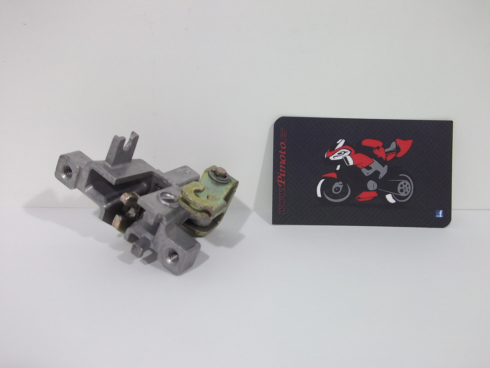 CERRADURA ASIENTO YAMAHA TMAX 2001/03 - Imagen 3