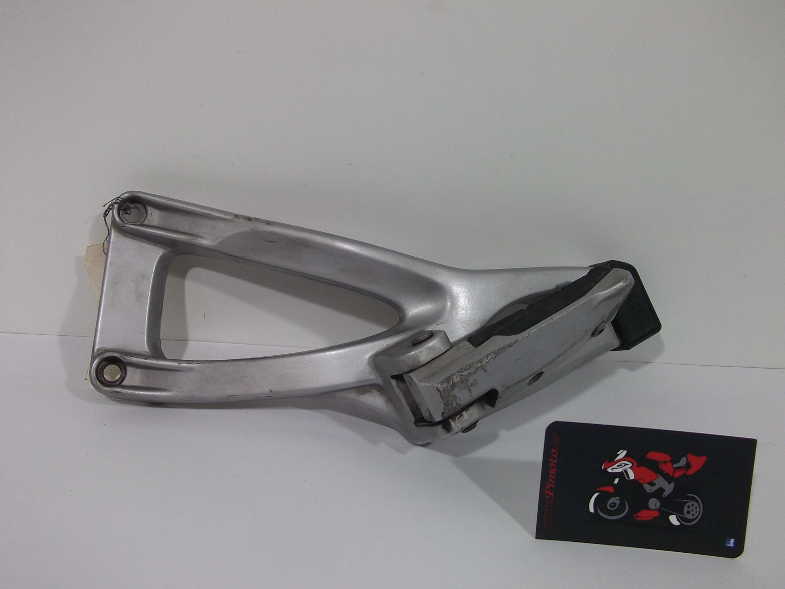 ESTRIBO TRASERO IZQUIERDO.NO INCLUYE SOPORTE BMW K 1200 RS 2001