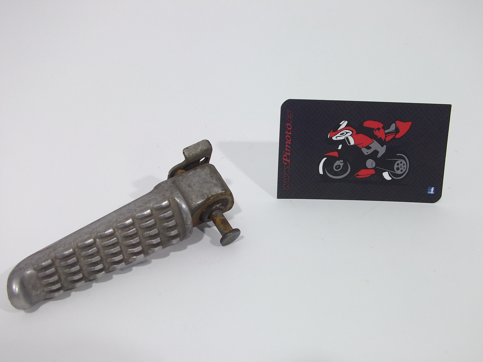 ESTRIBO TRASERO DERECHO KAWASAKI ER6-N 2006/08