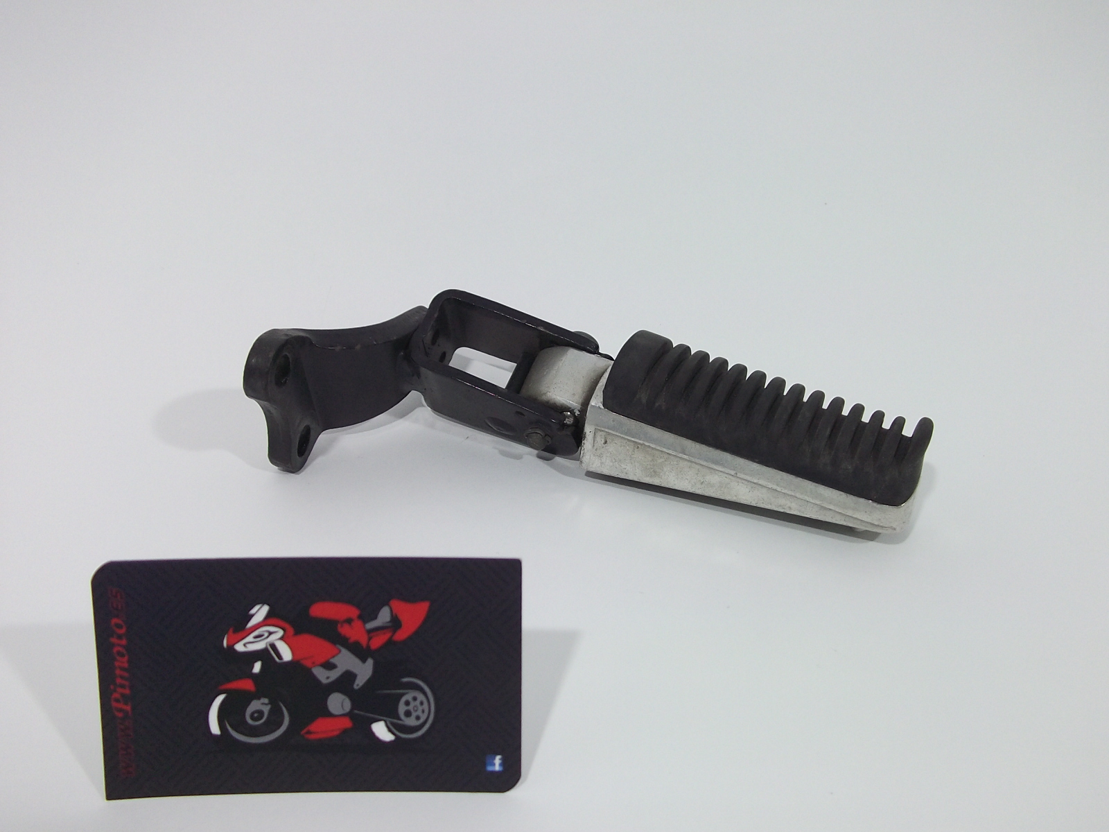 ESTRIBO TRASERO DERECHO + SOPORTE YAMAHA XMAX 125-250 2005/09