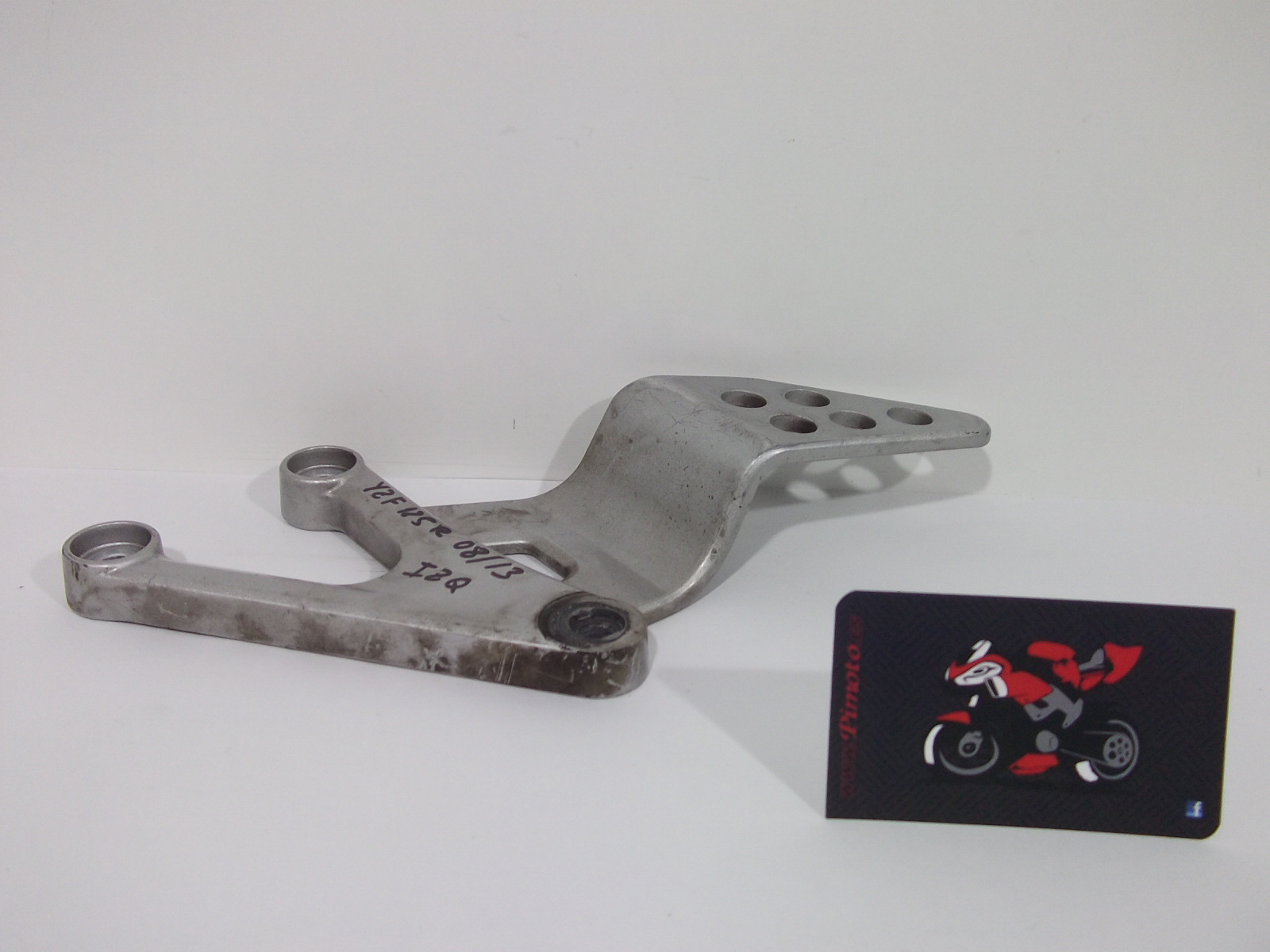 SOPORTE ESTRIBO DELANTERO IZQUIERDO YAMAHA YZF125R 2008/13 - Imagen 3