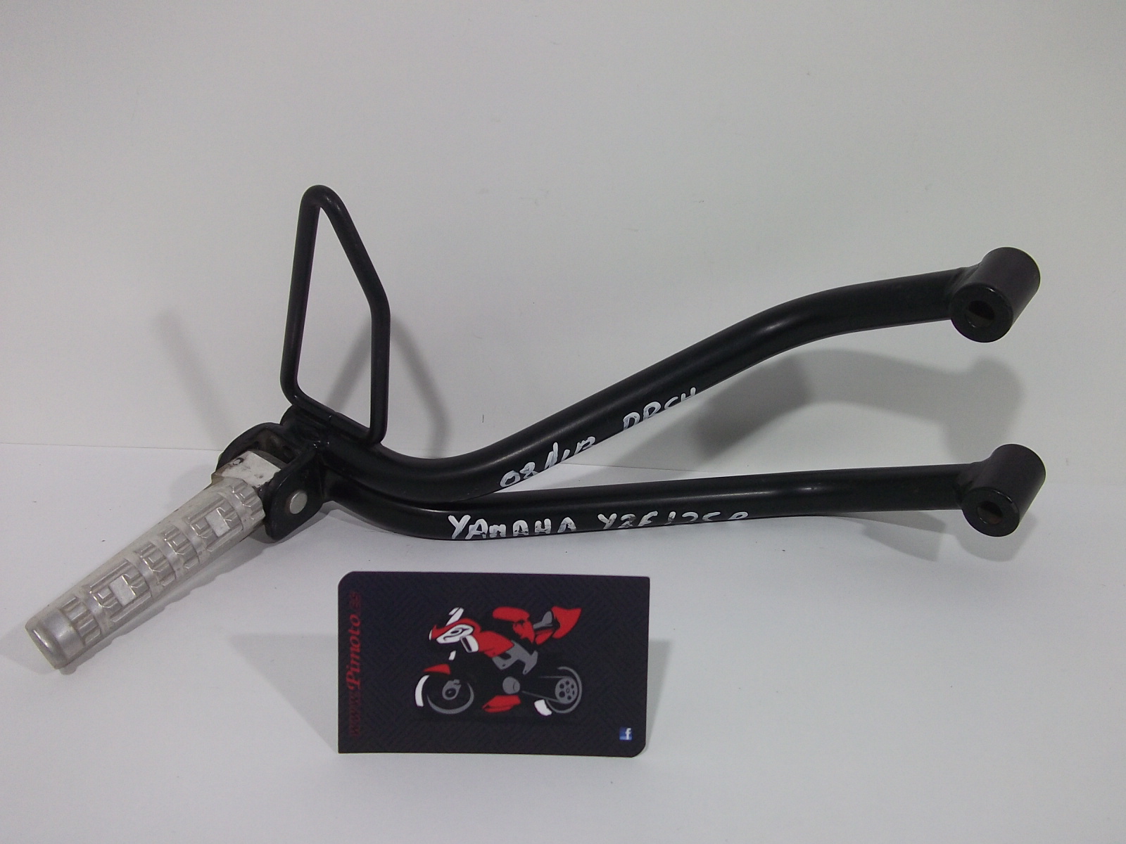 ESTRIBO TRASERO DERECHO-NO INCLUYE SOPORTE  YAMAHA YZF125R 2008/13 - Imagen 3