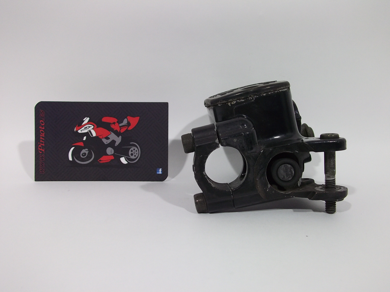 BOMBA DE FRENO DELANTERO YAMAHA TMAX 2001/03