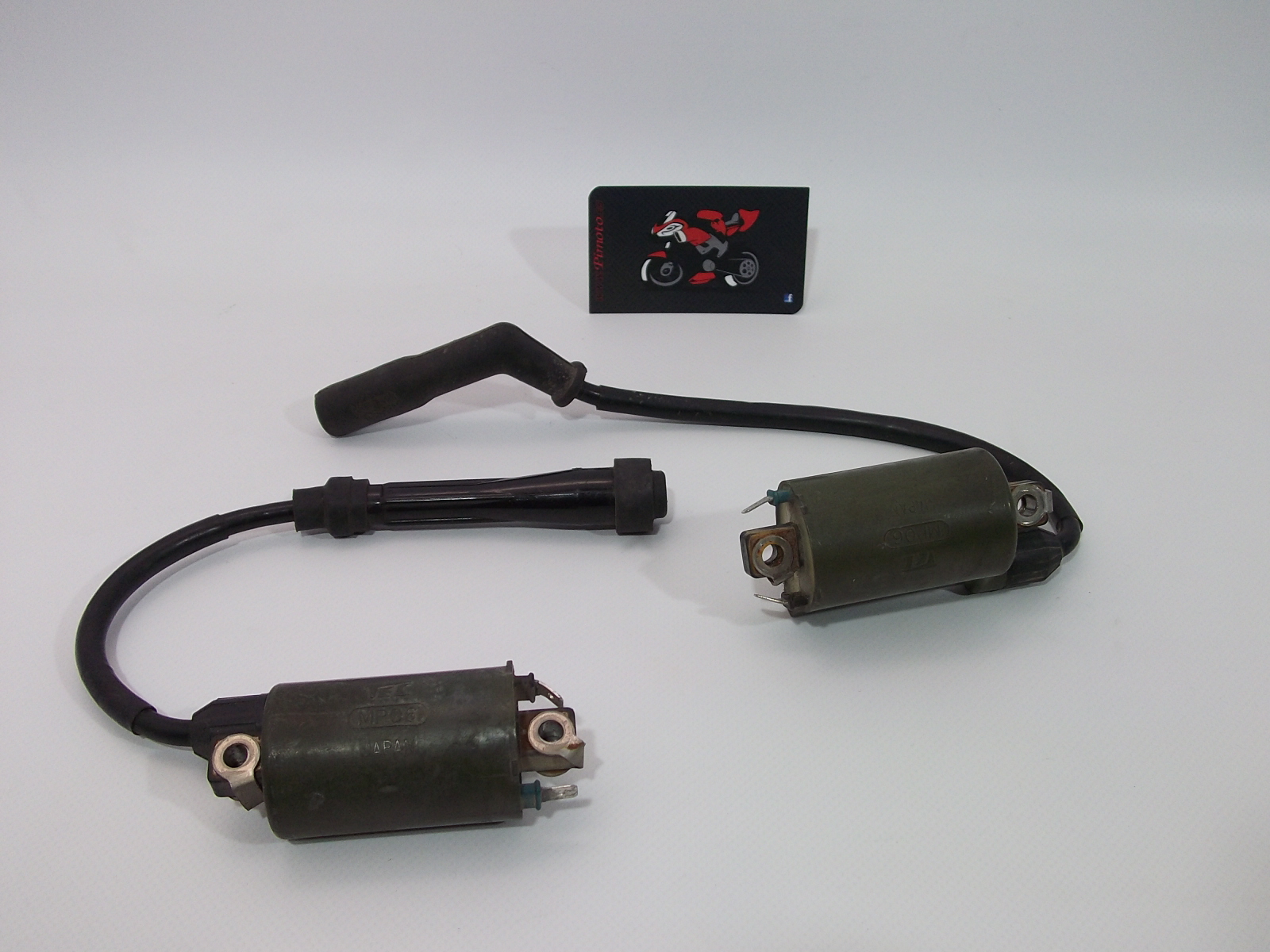 BOBINA DE ALTA CON PIPA INCLINADA HONDA VARADERO 125 2001-2004