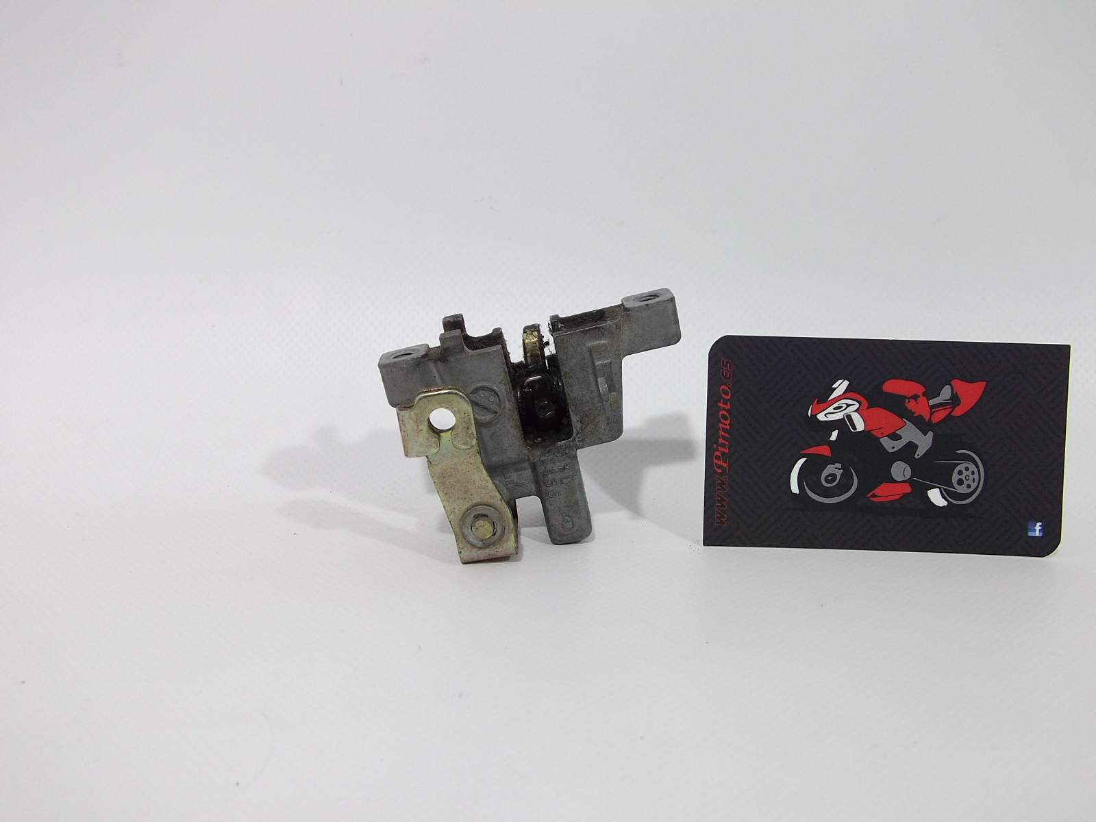 CERRADURA DE ASIENTO YAMAHA TMAX 2001/03