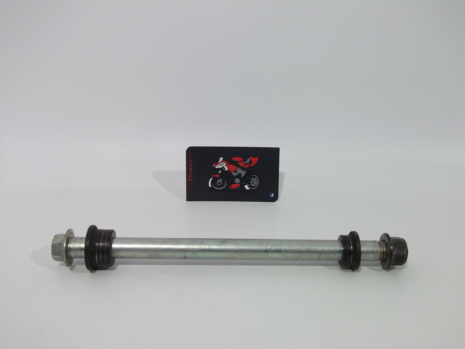 EJE RUEDA TRASERA YAMAHA YZF125R 2008/13