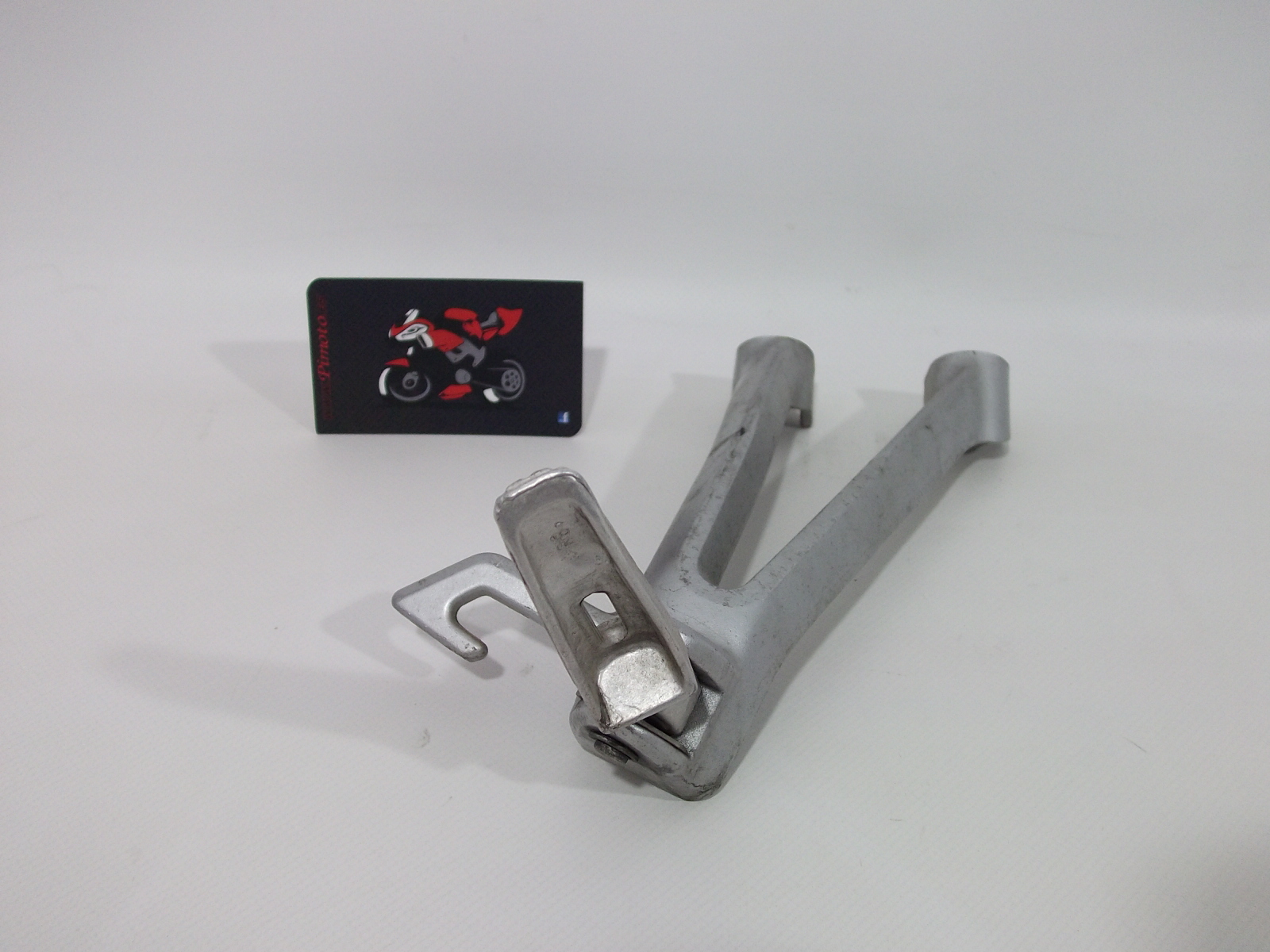 SOPORTE DE ESTRIBO TRASERO DERECHO COMPLETO SUZUKI GSXR 600/750 2006/2007 - Imagen 4