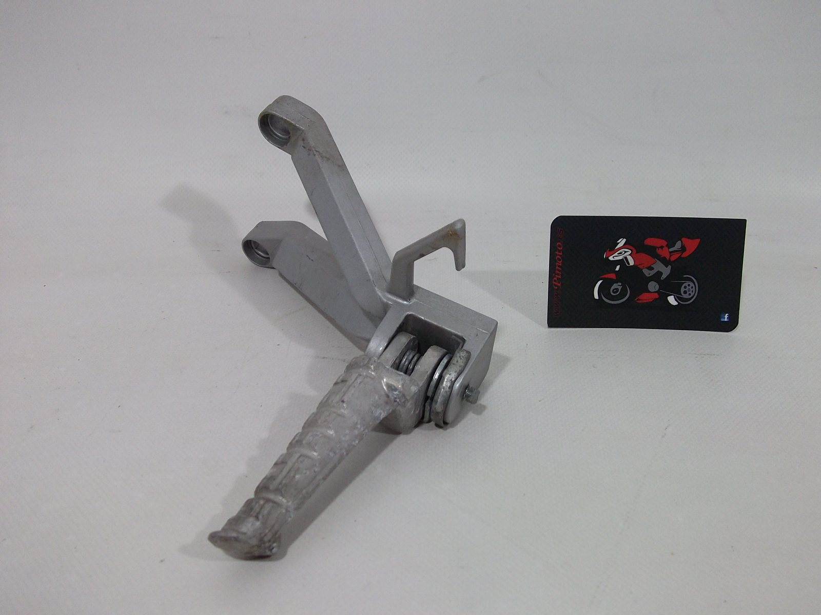 ESTRIBERA TRASERA IZQUIERDA COMPLETA HYOSUNG GTR 125 2006/10 - Imagen 4