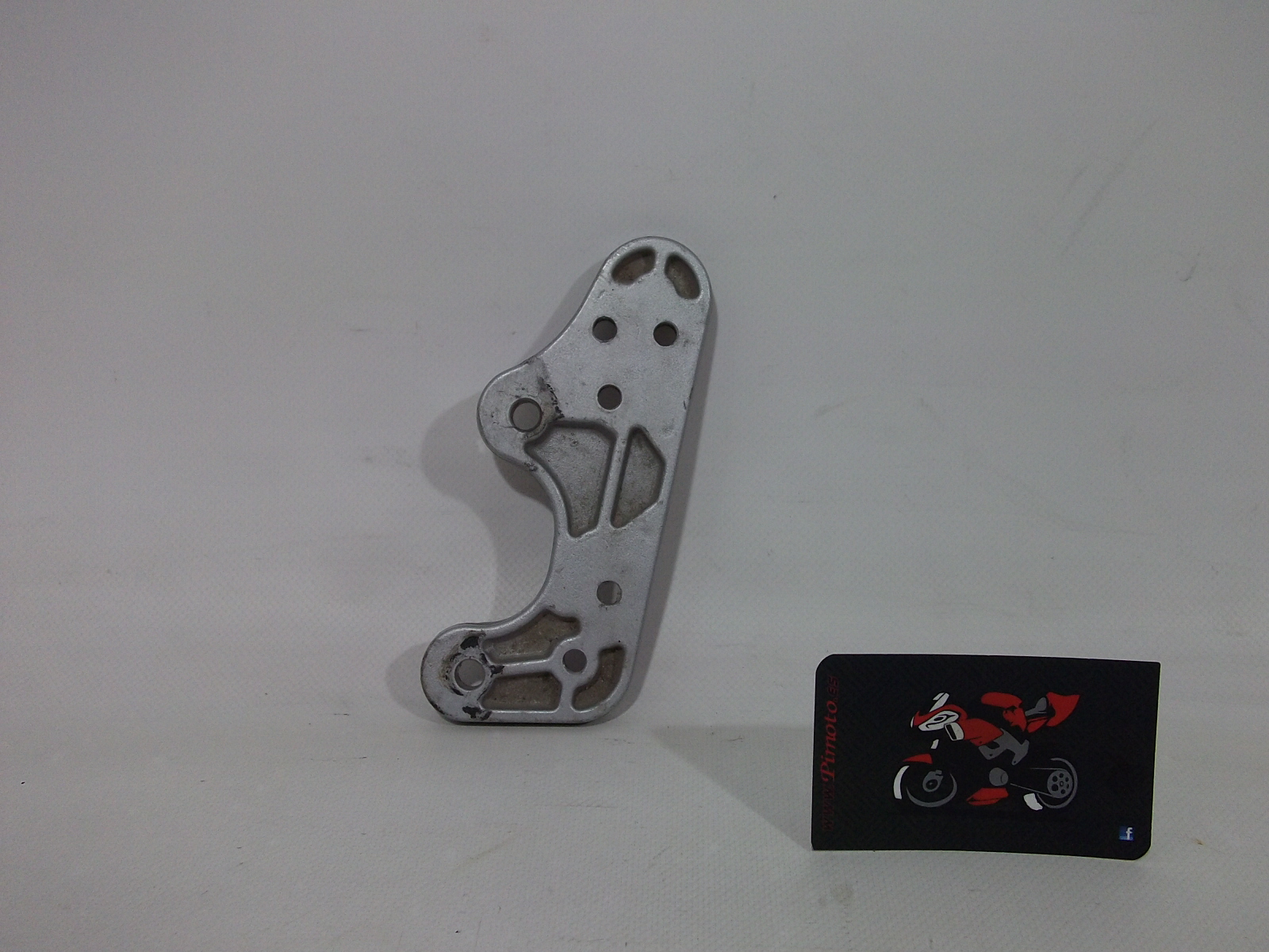 PLETINA ESTRIBO DELANTERO DERECHO HYOSUNG GTR 125 2006/10 - Imagen 3