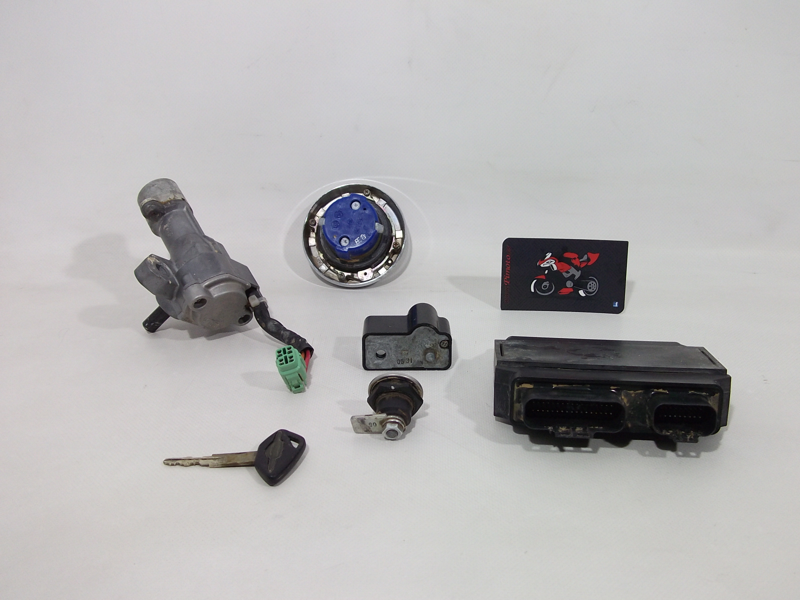 JGO. DE CERRADURAS SUZUKI INTRUDER C800 2010 - Imagen 4