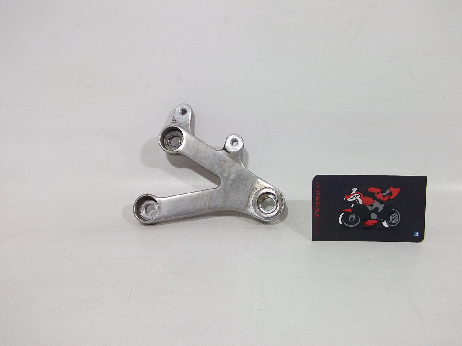 SOPORTE ESTRIBO DERECHO HONDA CBR 900 RR 2000-2001