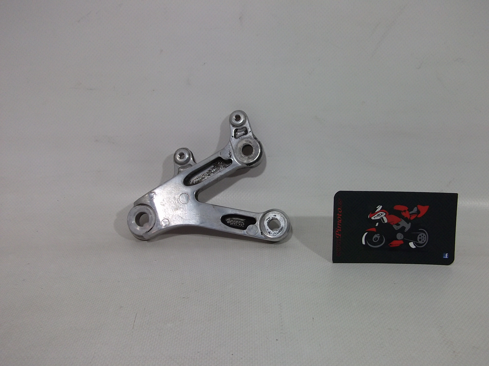 SOPORTE ESTRIBO DERECHO HONDA CBR 900 RR 2000-2001 - Imagen 3
