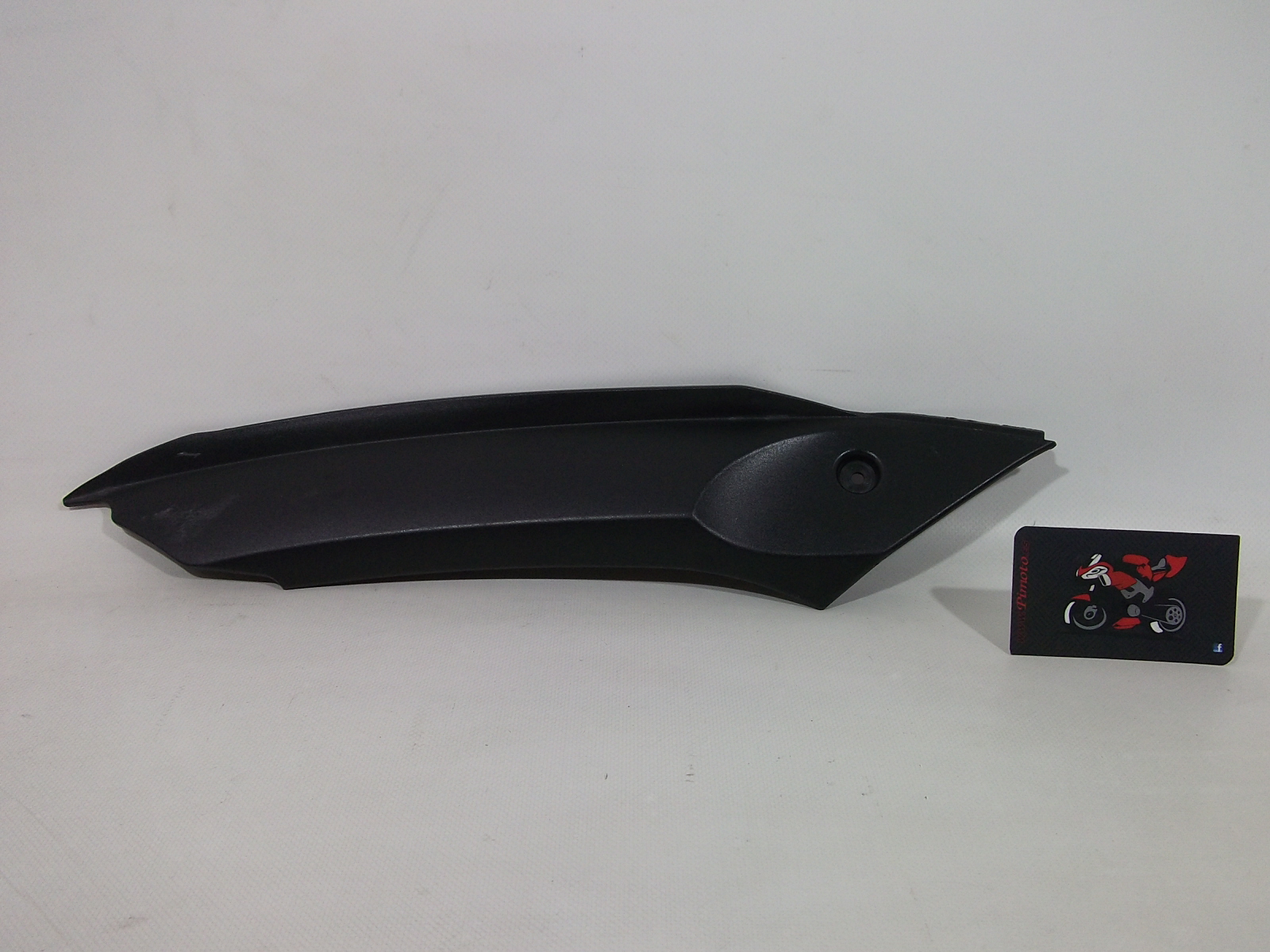 TAPA DERECHA (BANDEJA) TRIUMPH DAYTONA 675 2006/08