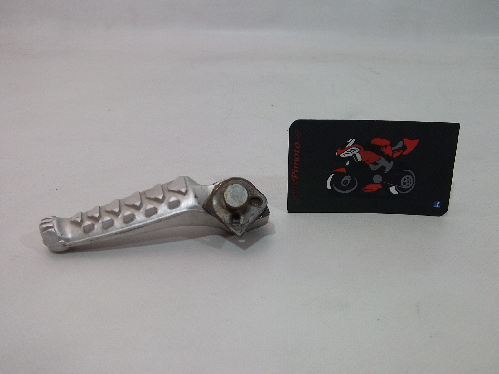 ESTRIBO TRASERO DERCH APRILIA RSV MILLE 1998/2003