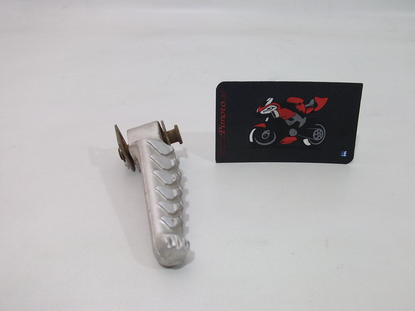 ESTRIBO TRASERO DERCH APRILIA RSV MILLE 1998/2003 - Imagen 3