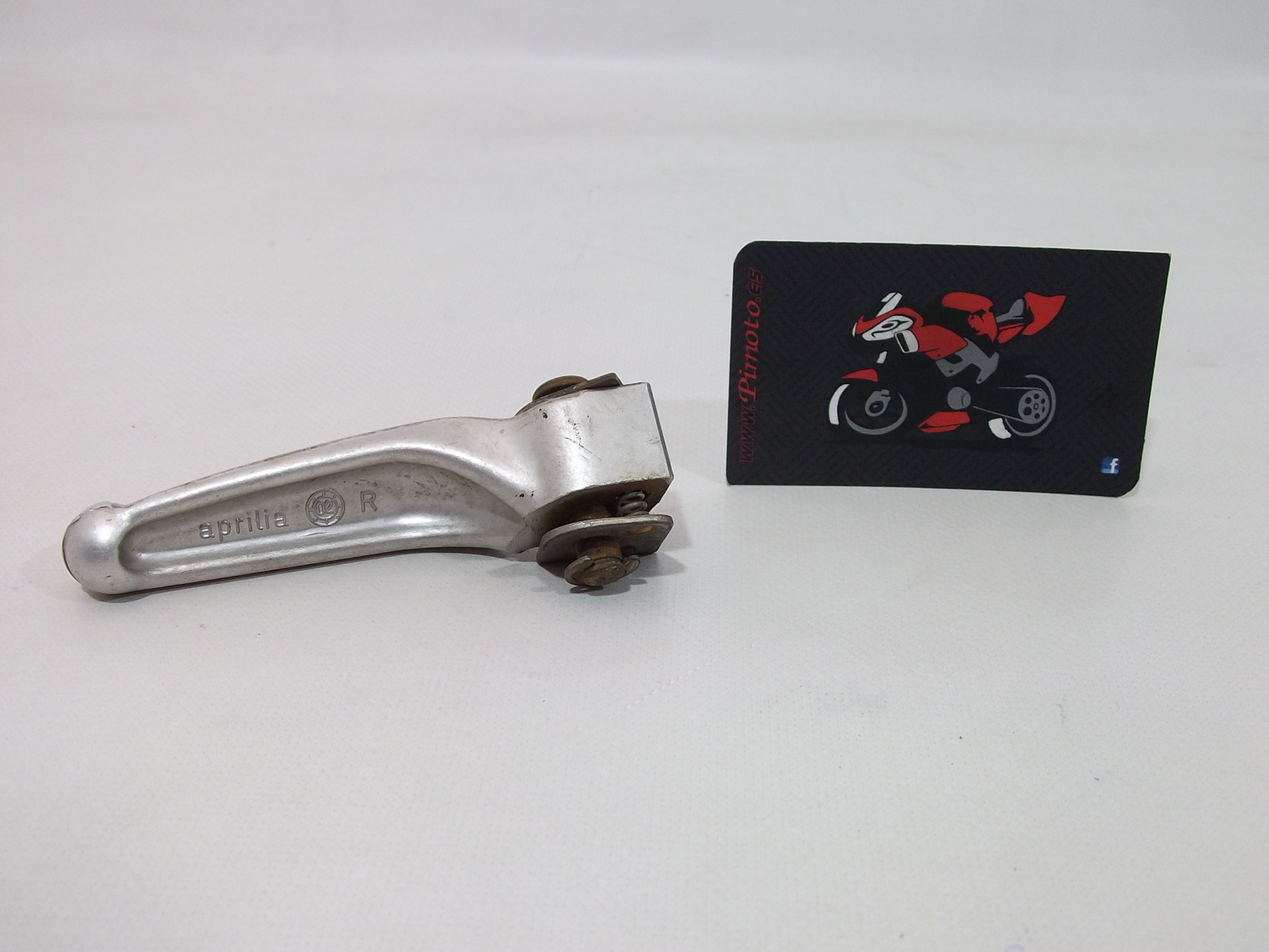 ESTRIBO TRASERO DERCH APRILIA RSV MILLE 1998/2003 - Imagen 4