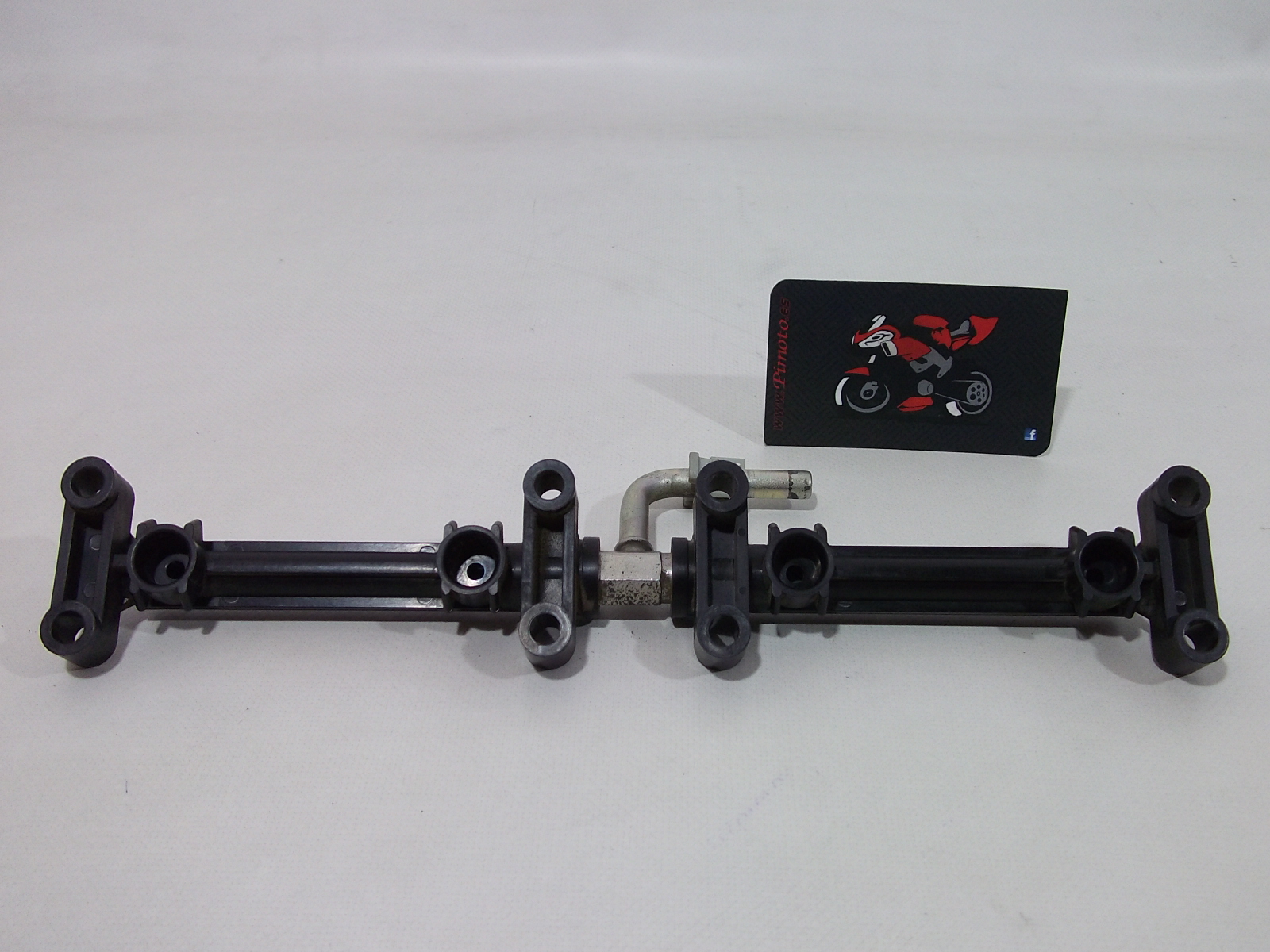 RAMPA DE INYECCION SUZUKI GSR 600 06-08 - Imagen 3