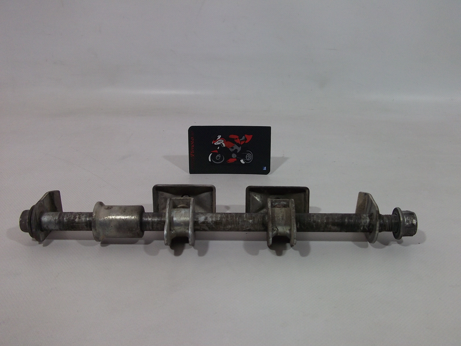 EJE RUEDA TRASERA SUZUKI INTRUDER 250 LC 2000/2004