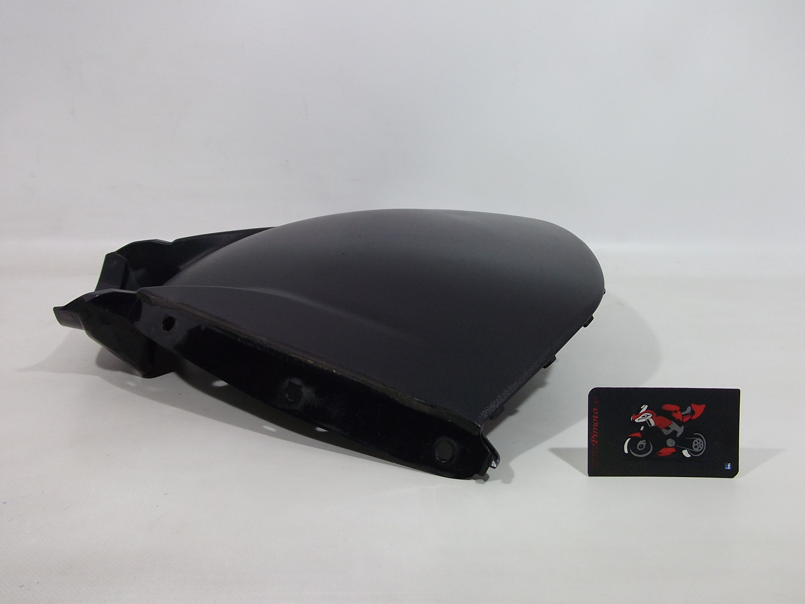 TAPA MARCADORES BAJO CUPULA SUZUKI BURGMAN 400 2007 - Imagen 4