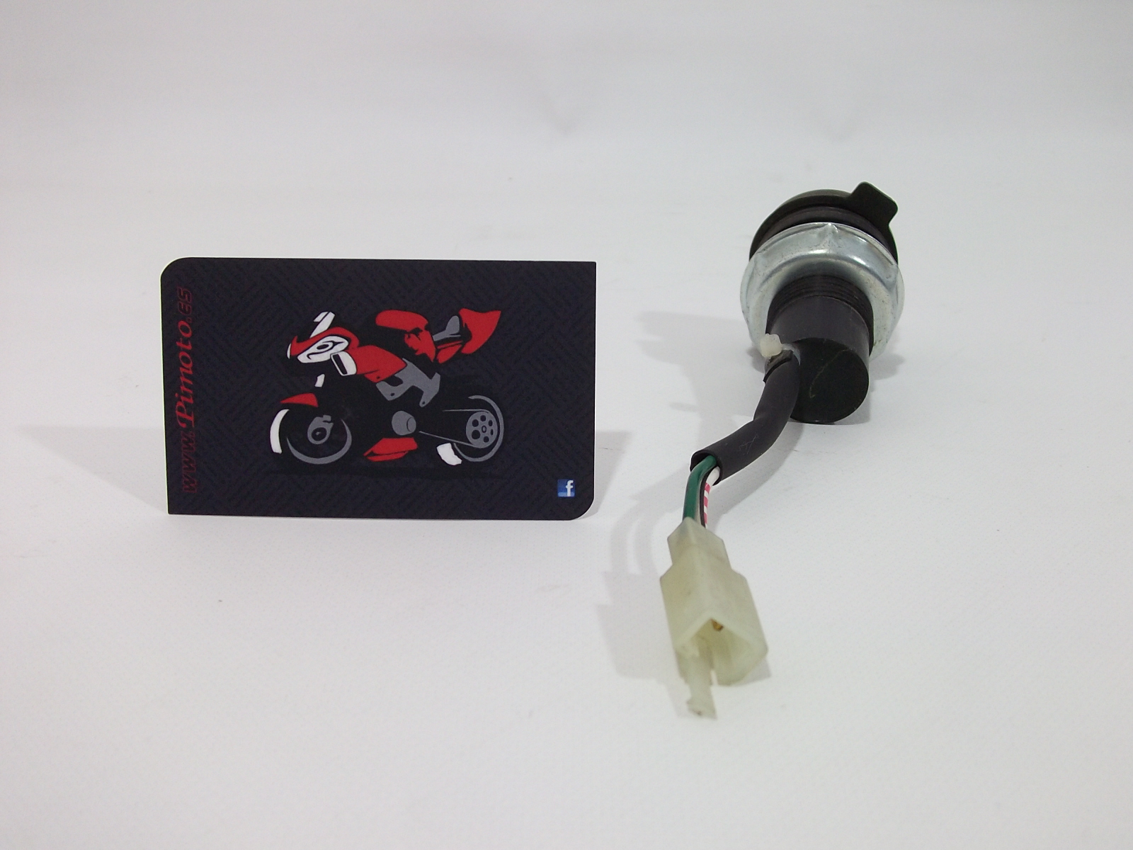 TOMA 12V DE CORRIENTE YAMAHA XVZ 1300 ROYAL STAR VENTURE - Imagen 3