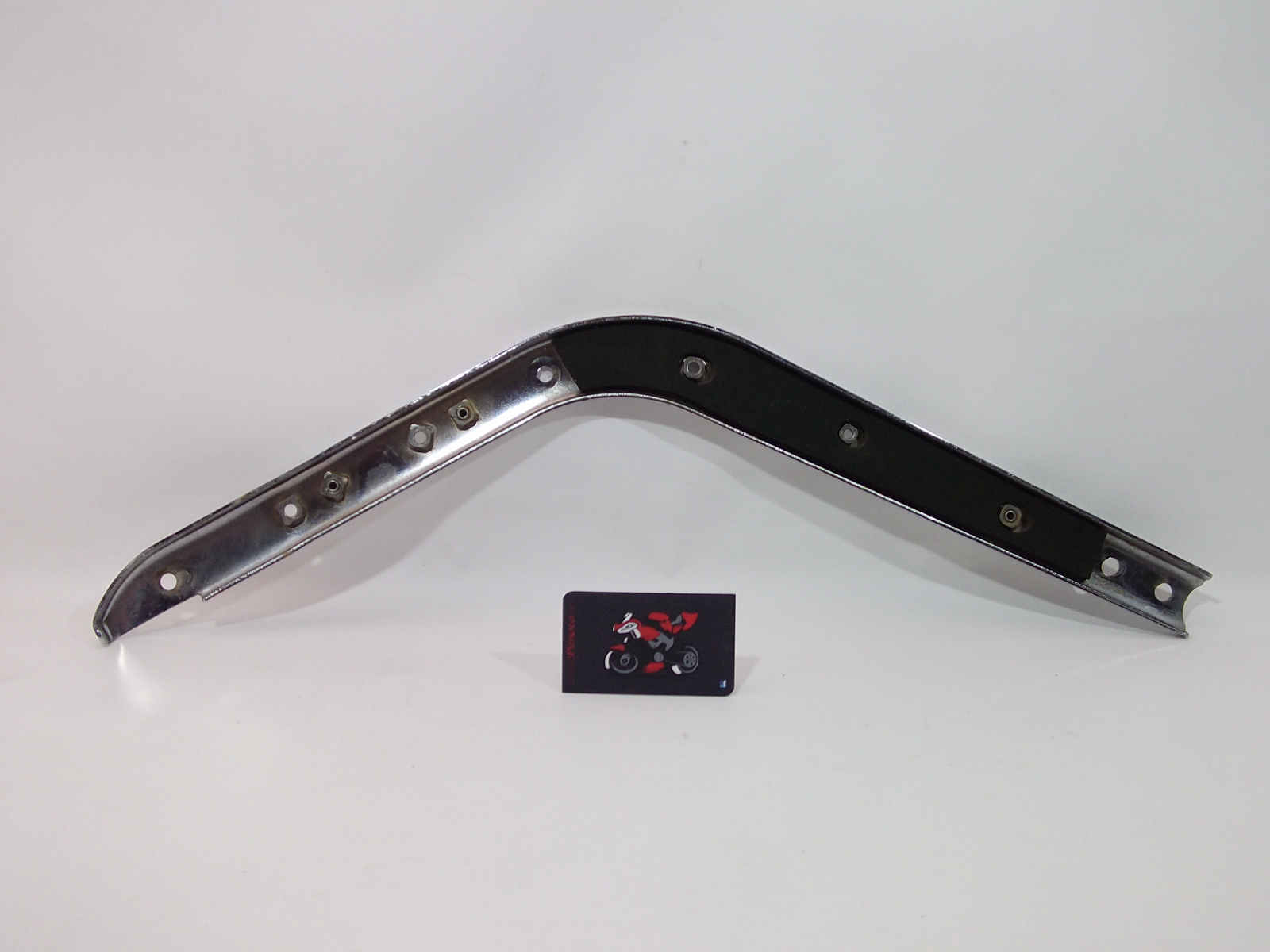 EMBELLECEDOR CROMADO TRASERO DERECHO YAMAHA XVZ 1300 ROYAL STAR VENTURE - Imagen 4