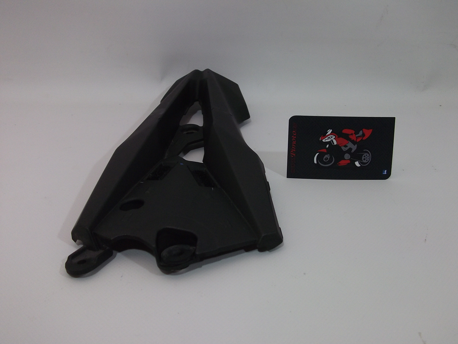 EMBELLECEDOR SOPORTE MOTOR IZQUIERDO INFERIOR KAWASAKI Z 800 E/FULL 2013-2016 - Imagen 4