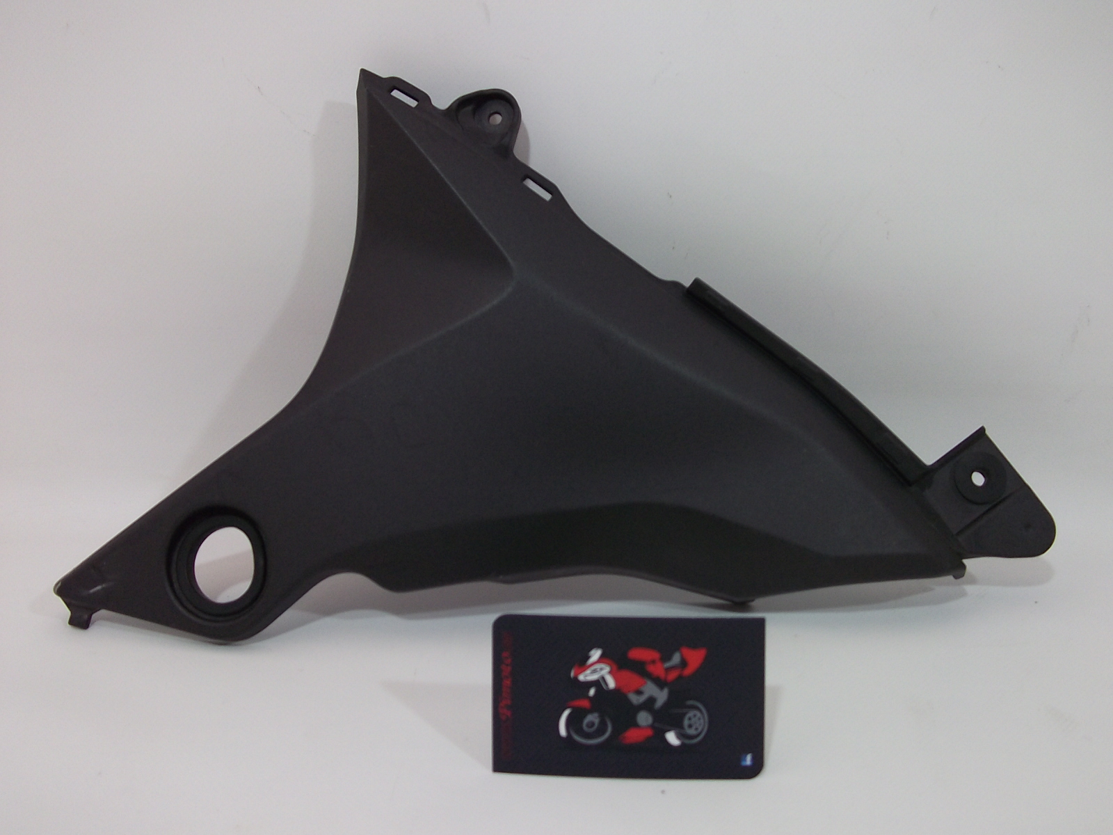 EMBELLECEDOR IZQUIERDO INFERIOR SUBCHASIS KAWASAKI Z 800 E/FULL 2013-2016