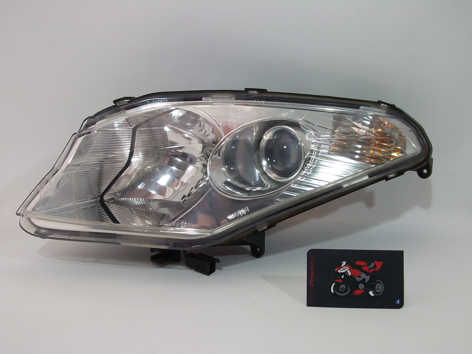 FARO DELANTERO IZQUIERDO (ARA&Ntilde;ADO)
 PEUGEOT SATELIS 125 2006/11