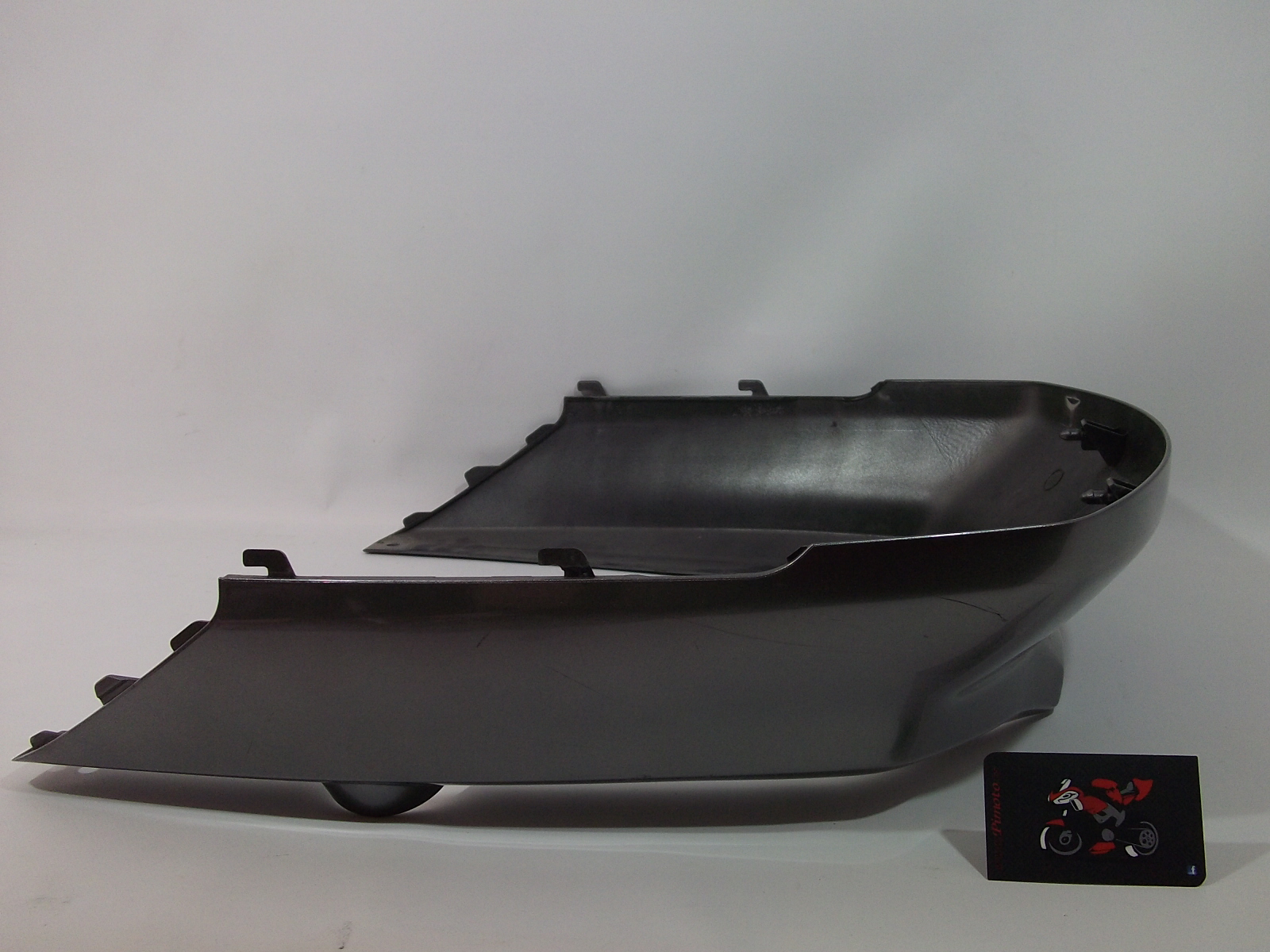 TAPA INFERIOR COLIN SUZUKI BURGMAN 250 2005/06 - Imagen 3