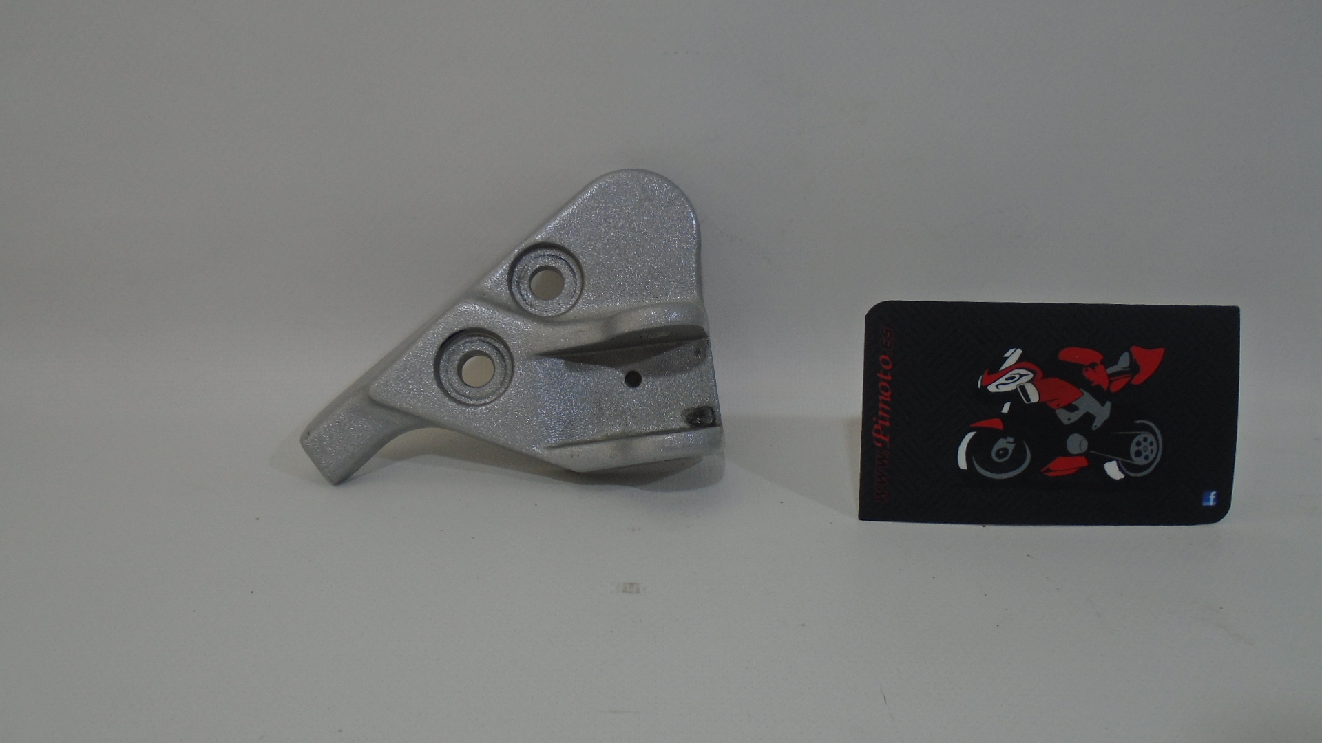 SOPORTE ESTRIBO DELANTERO DERECHO HONDA GOLDWING 1800 01-11