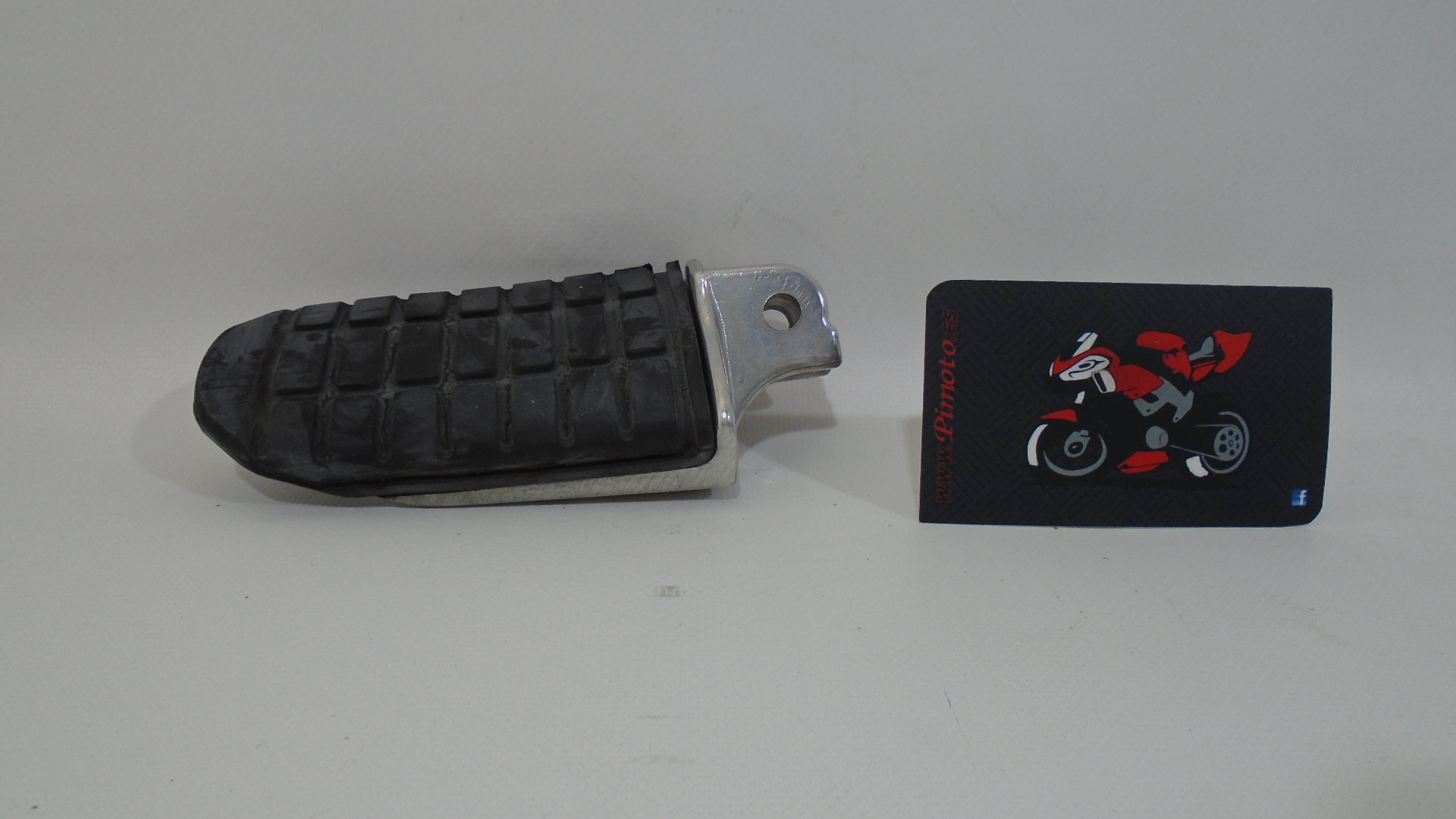 ESTRIBO DERECHO DELANTERO HONDA GOLDWING 1800 01-11