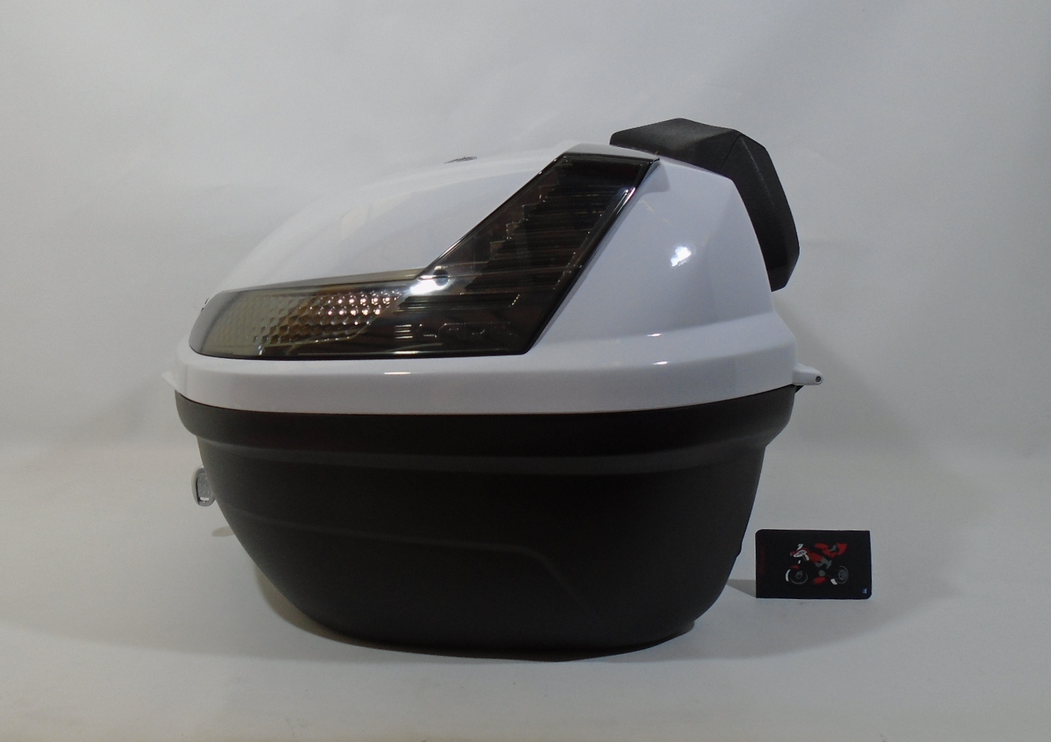 BAUL GIVI BLADE 47 LITROS PRODUCTOS UNIVERSALES VARIOS - Imagen 2