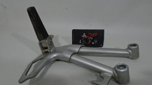 ESTRIBO TRASERO IZQUIERDO SUZUKI BANDIT S 650 2006