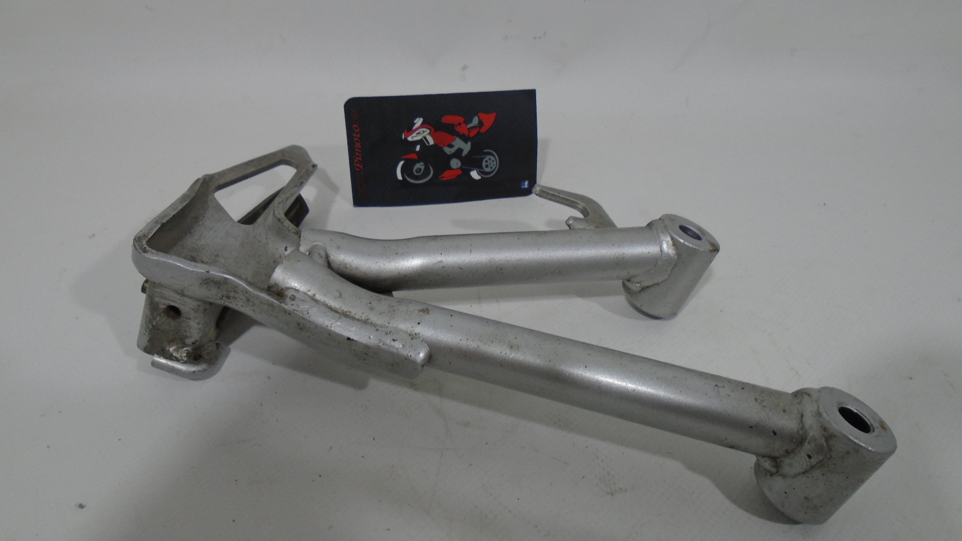 ESTRIBO TRASERO IZQUIERDO SUZUKI BANDIT S 650 2006 - Imagen 3
