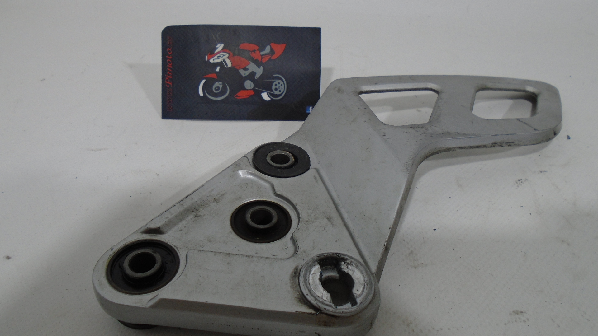 SOPORTE ESTRIBO DELANTERO IZQUIERDO SUZUKI BANDIT S 650 2006 - Imagen 4