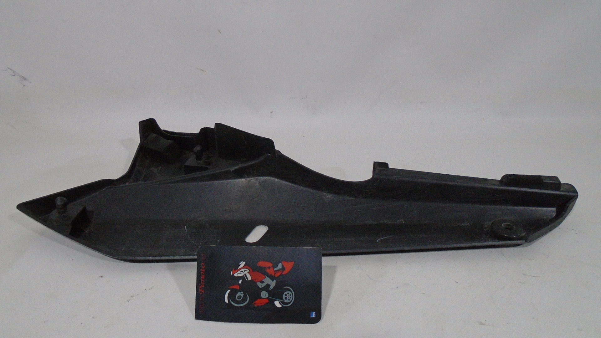TAPA BAJO ASIENTO DERECHA SUZUKI BANDIT S 650 2006 - Imagen 3