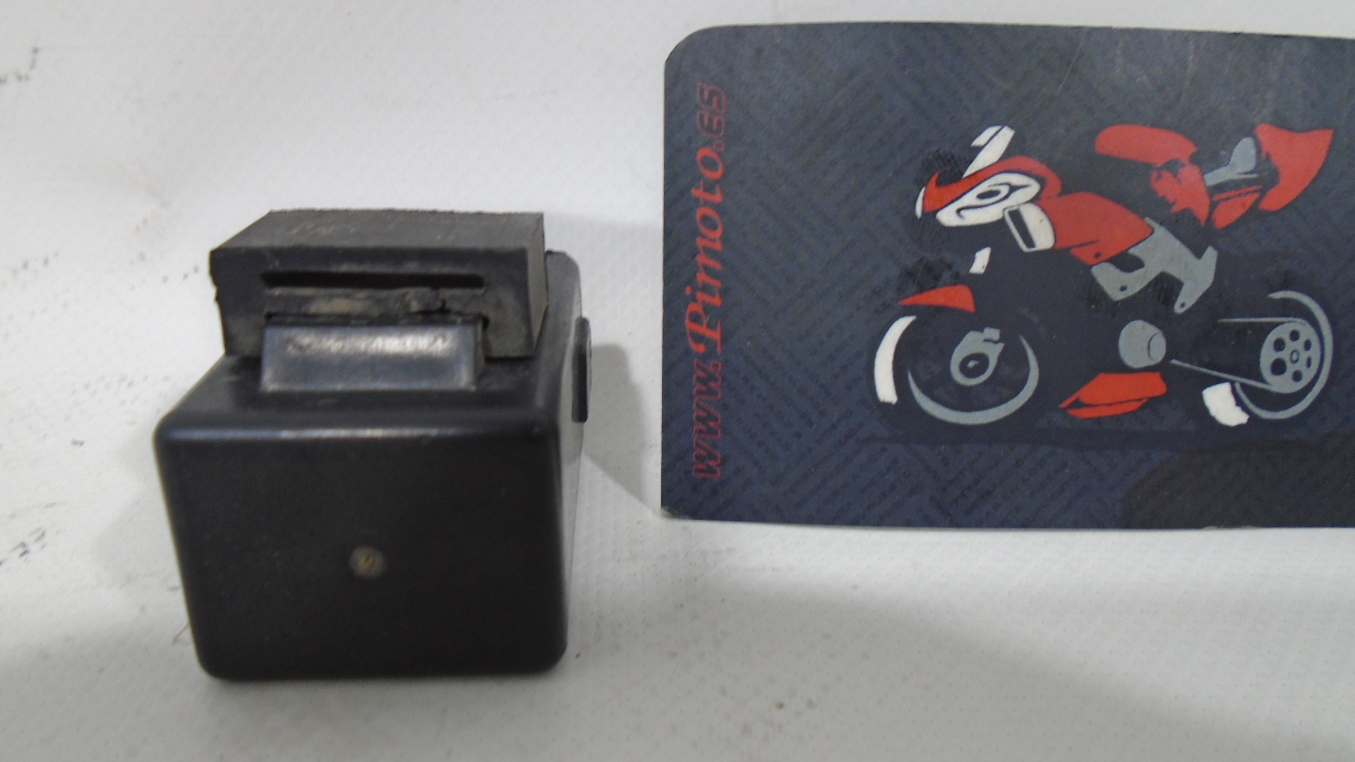 RELE 3 PIN KAWASAKI ZZR 600 1990/92 - Imagen 3