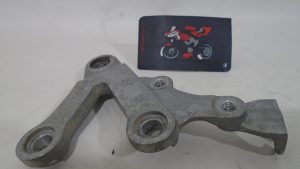 SOPORTE ESTRIBO DELANTERO DERECHO KAWASAKI ZX6-R 1998/2001