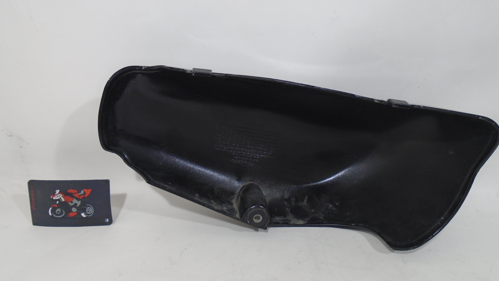 TAPA BAJO ASIENTO IZQUIERDA DAELIM DAYSTAR 125 Fi BLACK PLUS - Imagen 3