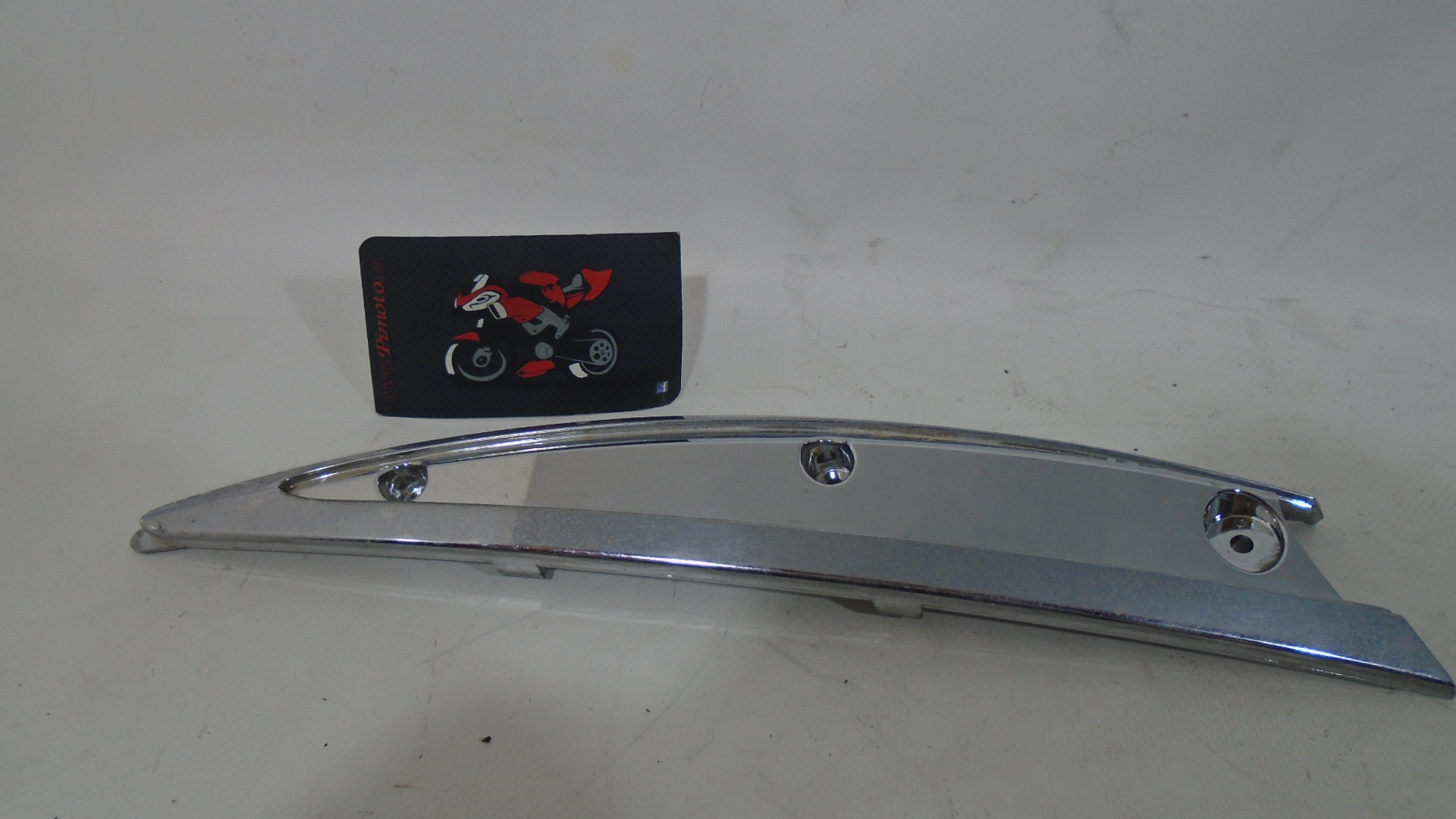 MOLDURA LATRAL TRASERA IZQUIERDA PIAGGIO LIBERTY 125 09/15