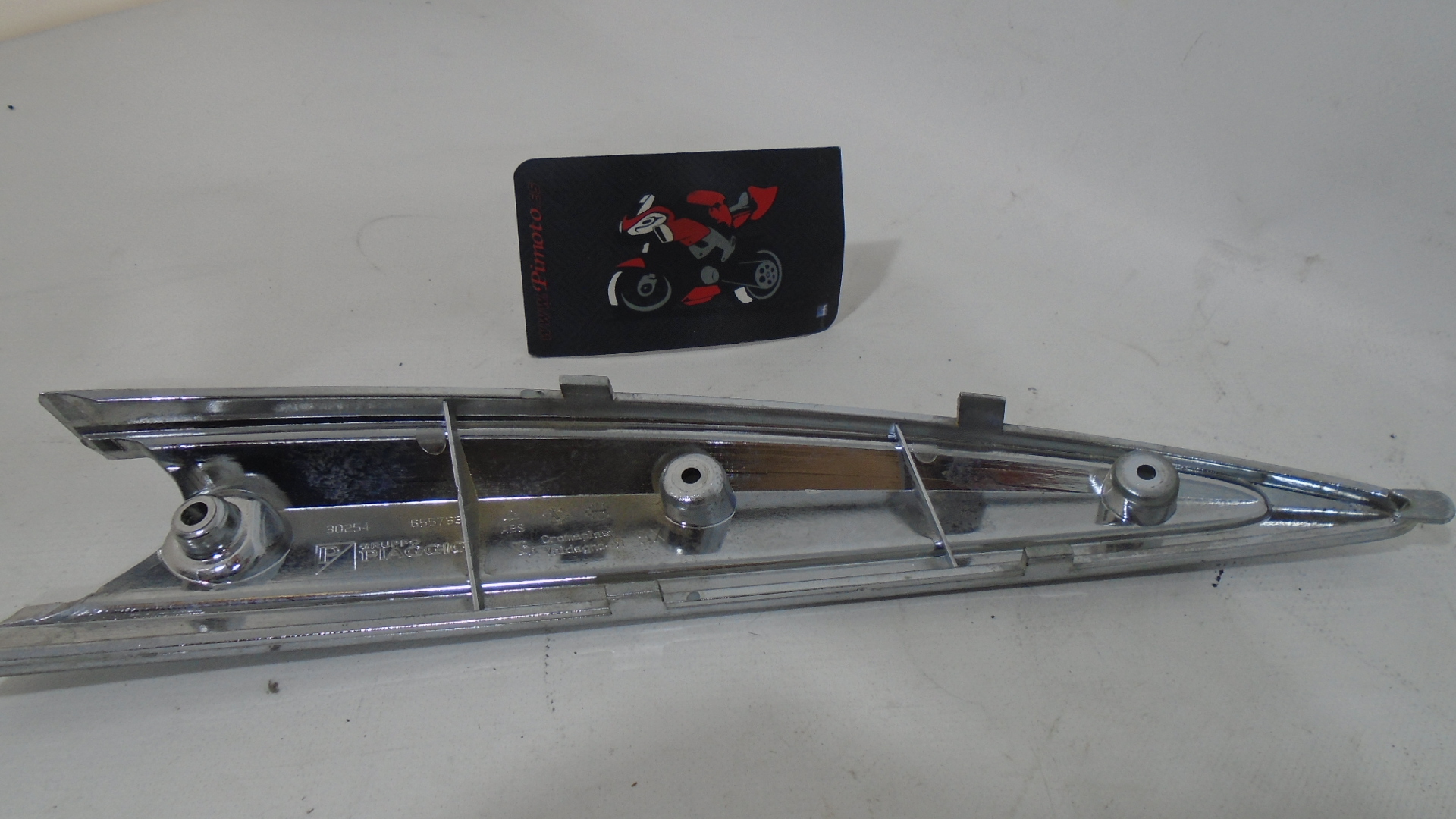 MOLDURA LATRAL TRASERA IZQUIERDA PIAGGIO LIBERTY 125 09/15 - Imagen 3