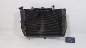 RADIADOR (CON UN PEQUE&Ntilde;O DESPERFECTO) YAMAHA YZF R6R 2006/07
