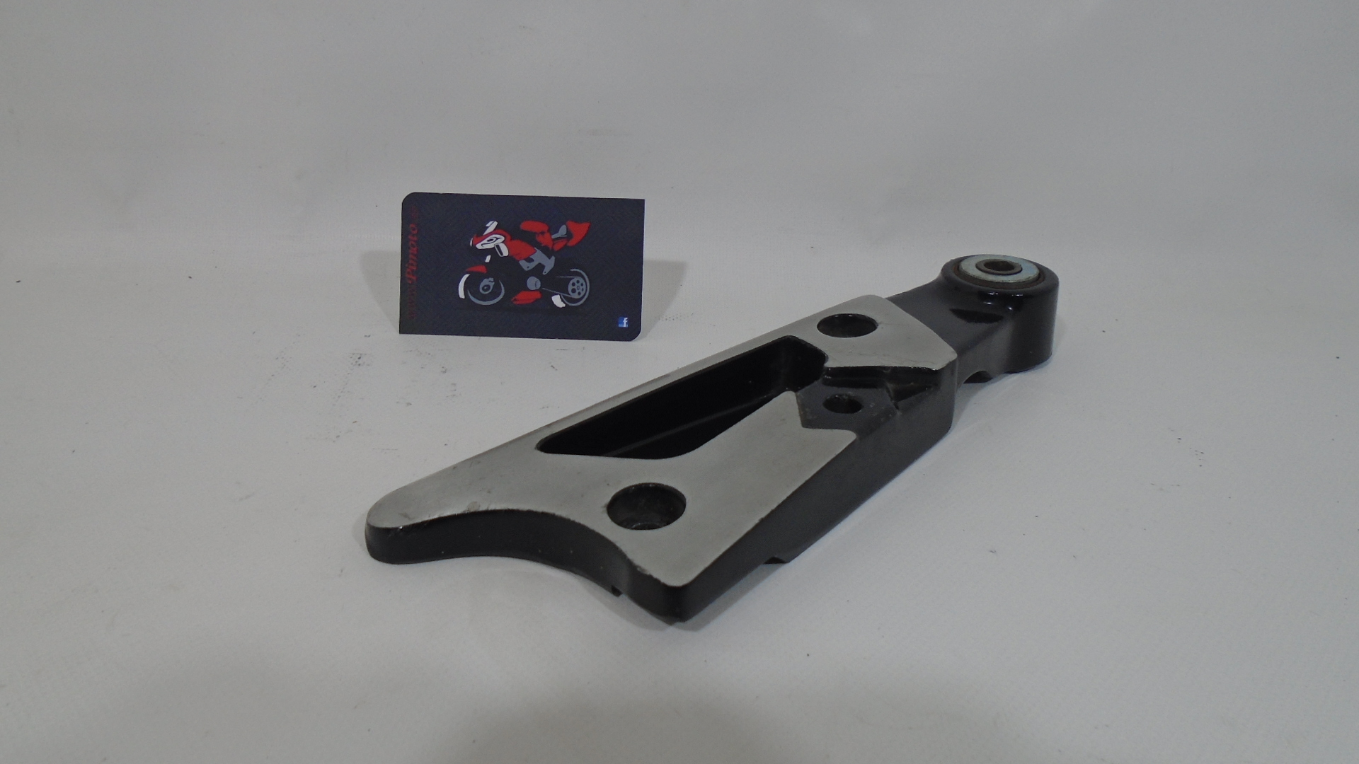 SOPORTE ESTRIBO TRASERO DERECHO YAMAHA VMAX 1200 96-02 - Imagen 3