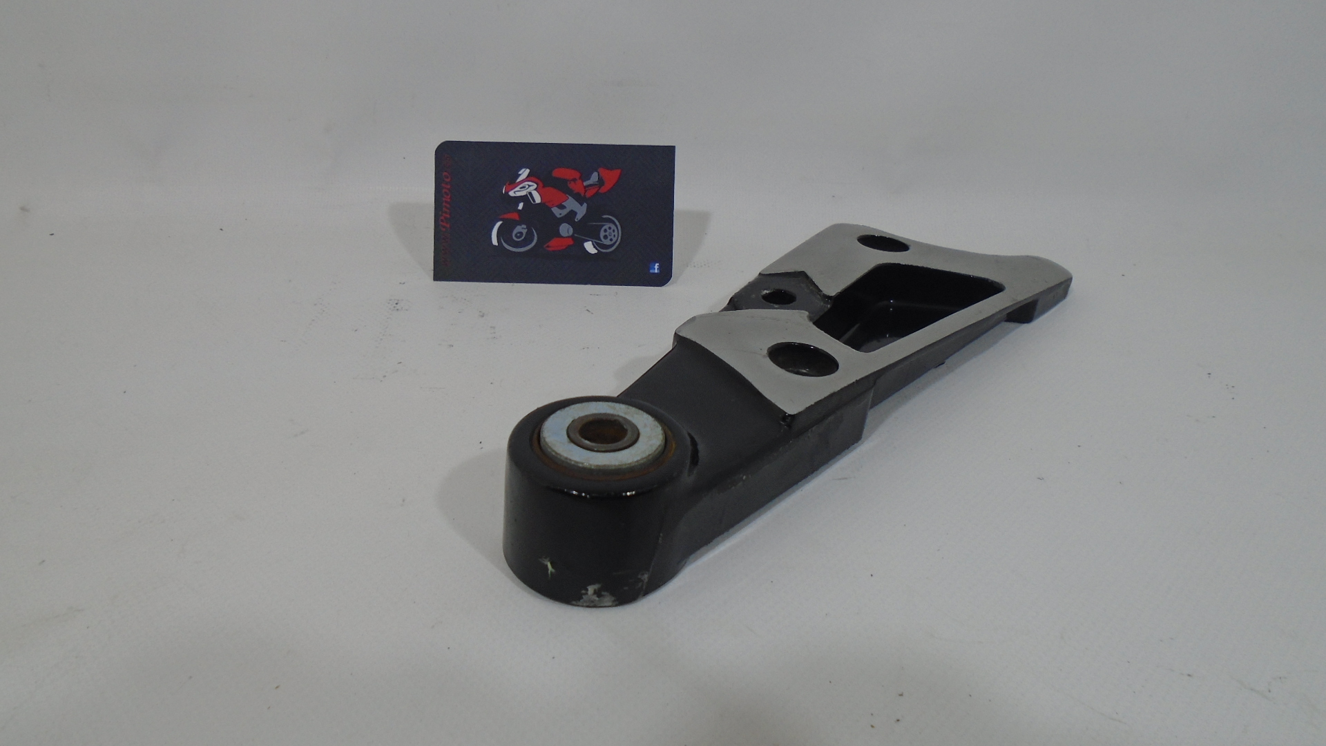 SOPORTE ESTRIBO TRASERO DERECHO YAMAHA VMAX 1200 96-02 - Imagen 4