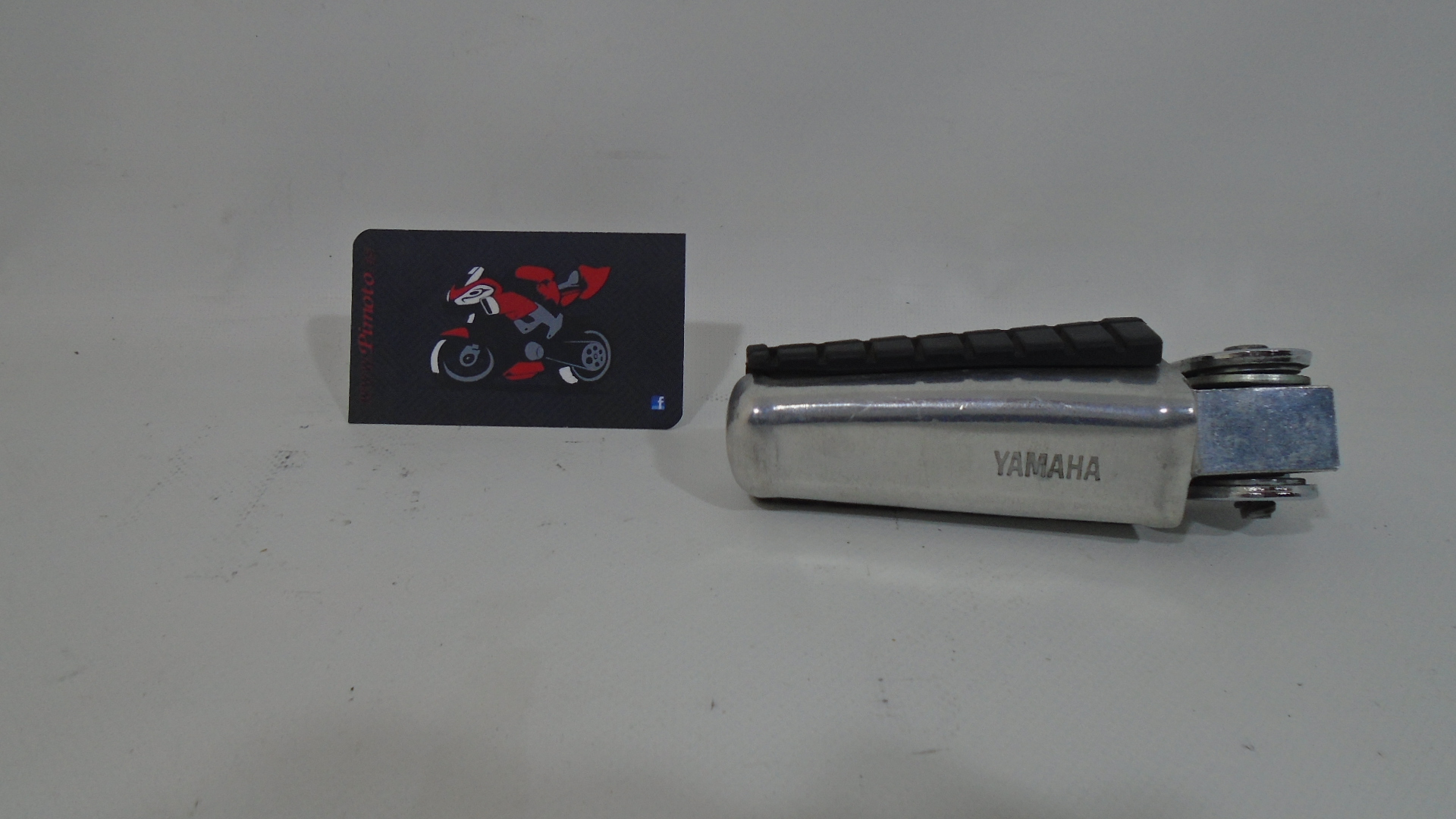 ESTRIBO TRASERO DERECHO YAMAHA VMAX 1200 96-02 - Imagen 3