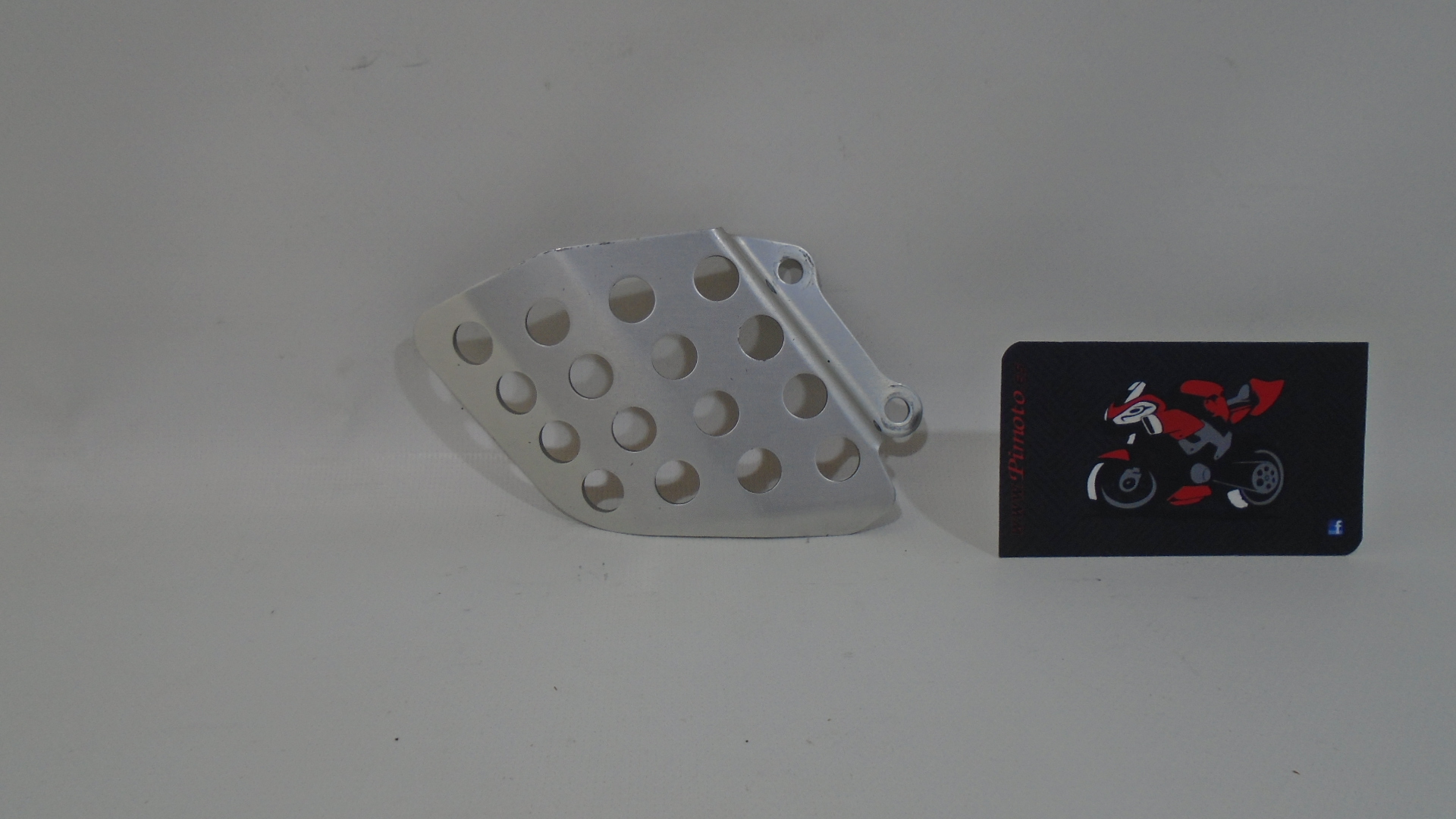 PROTECTOR ESTRIBO DELANTERO DERECHO HONDA CBR 1000RR 2004-07