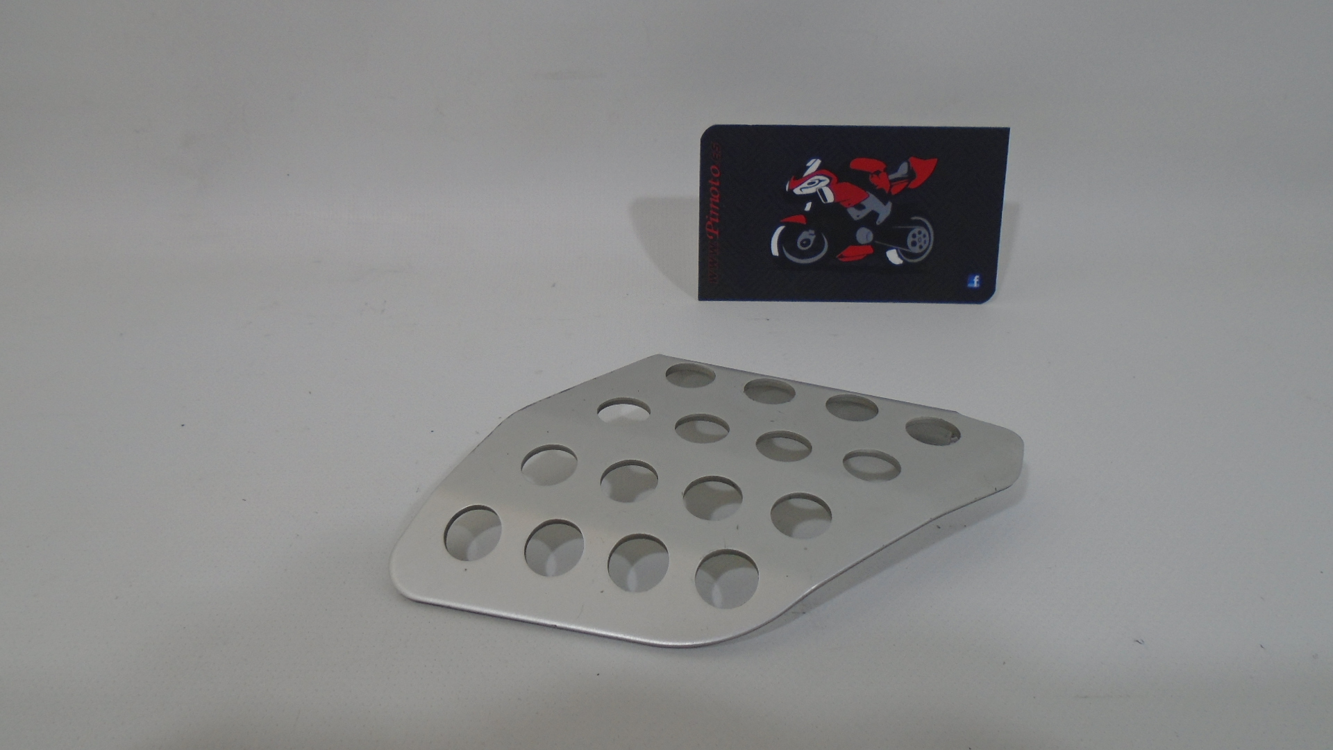 PROTECTOR ESTRIBO DELANTERO DERECHO HONDA CBR 1000RR 2004-07 - Imagen 3