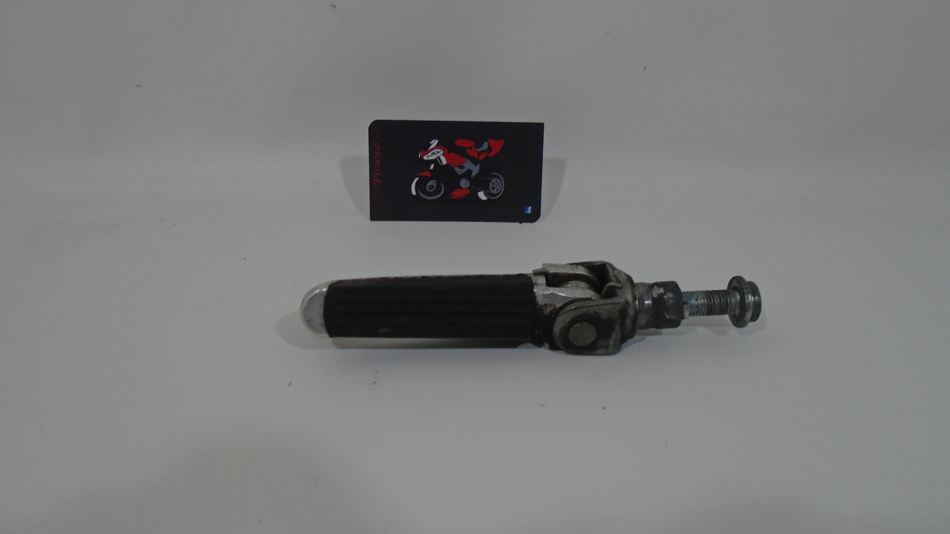 ESTRIBO DELANTERO DERECHO SUZUKI SV 650s 1999-2002 - Imagen 4