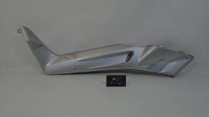 TAPA INFERIOR IZQUIERDA YAMAHA XMAX 125-250 2005/09